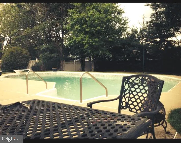 Sewell, New Jersey 08080, United States, 5 Bedrooms Bedrooms, ,4 BathroomsBathrooms,Residential,Pending,111690