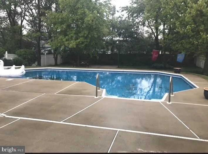 Sewell, New Jersey 08080, United States, 5 Bedrooms Bedrooms, ,4 BathroomsBathrooms,Residential,Pending,111690