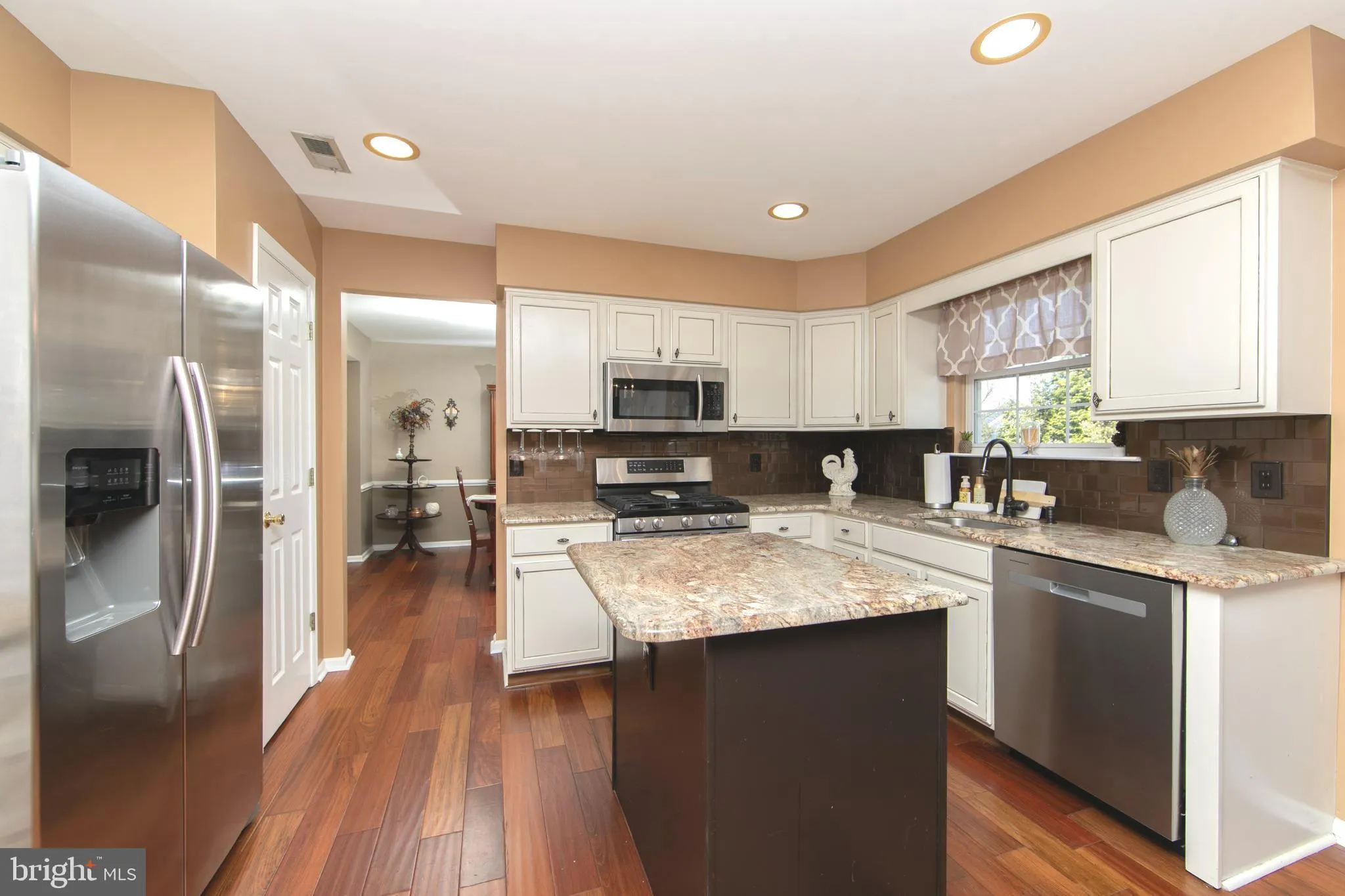 Sewell, New Jersey 08080, United States, 5 Bedrooms Bedrooms, ,4 BathroomsBathrooms,Residential,Pending,111690