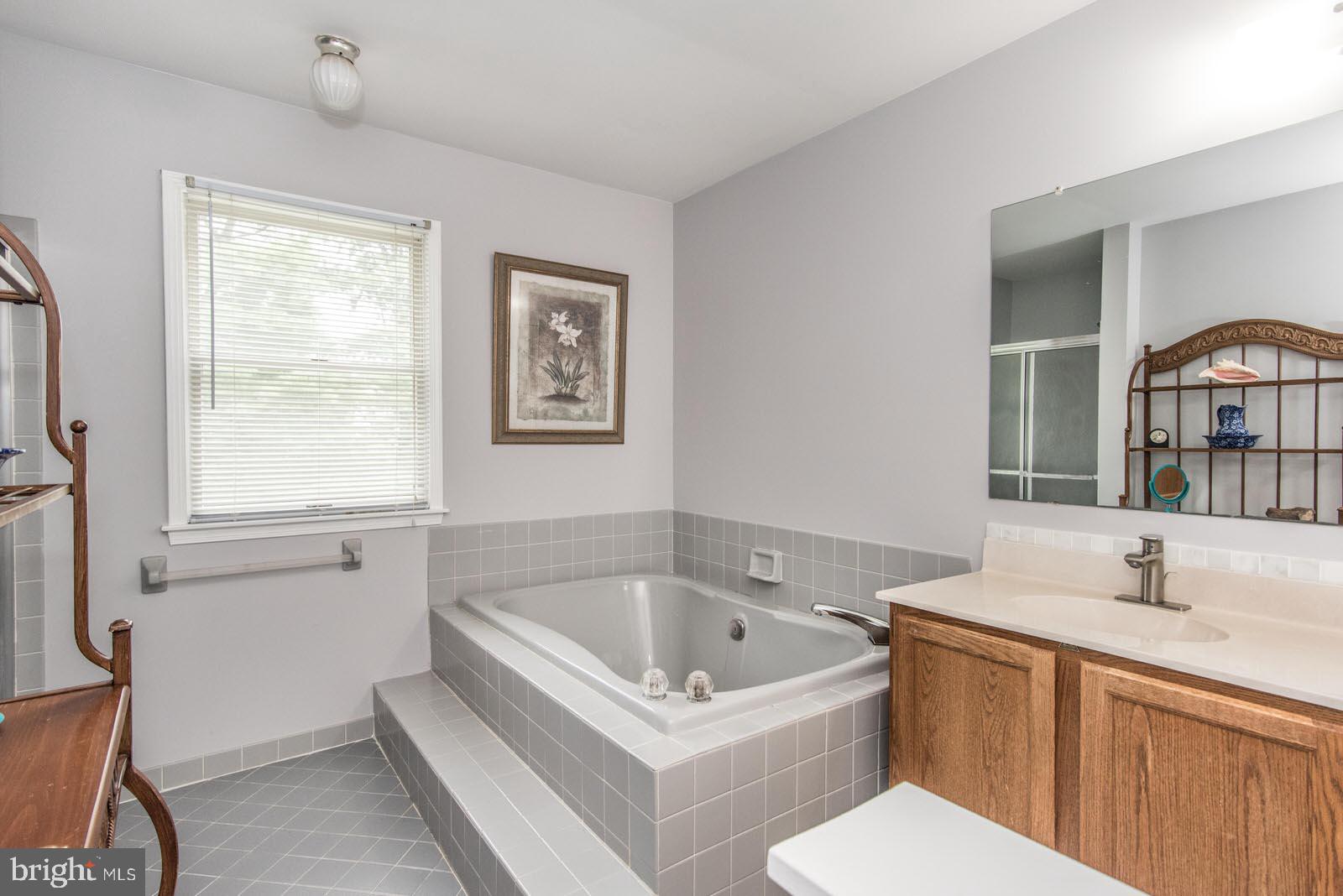 HAMPTON CHASE - Residential