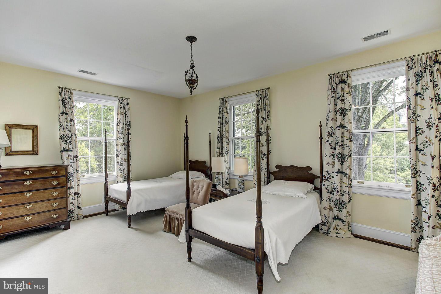 CLEVELAND PARK - Residential