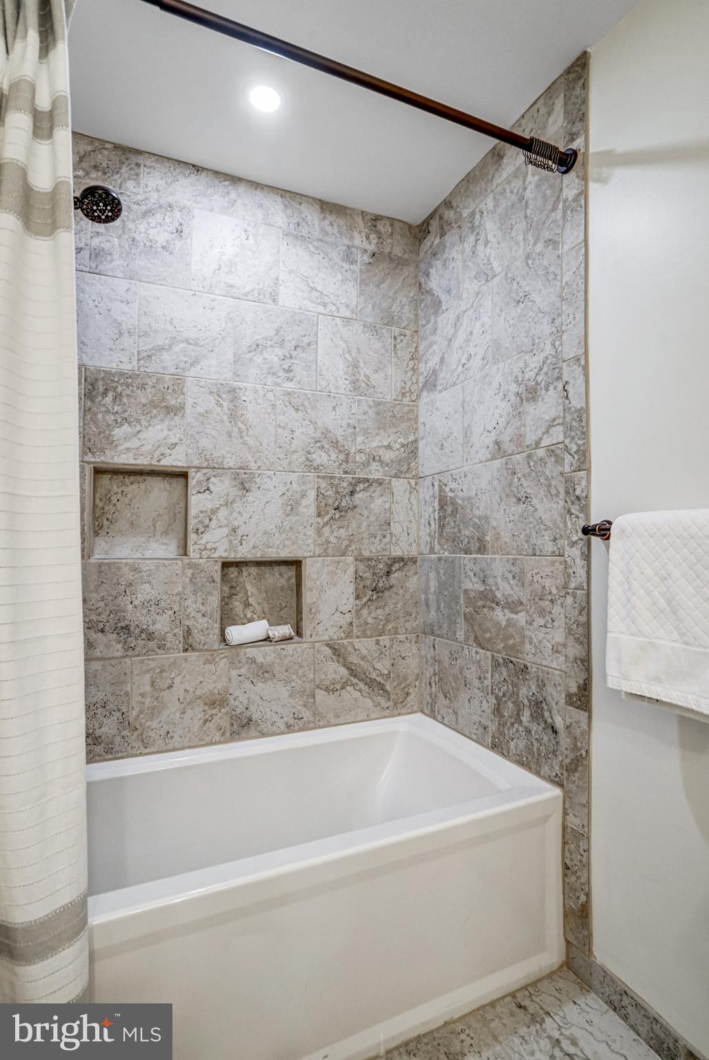 KENWOOD OAKS - Residential