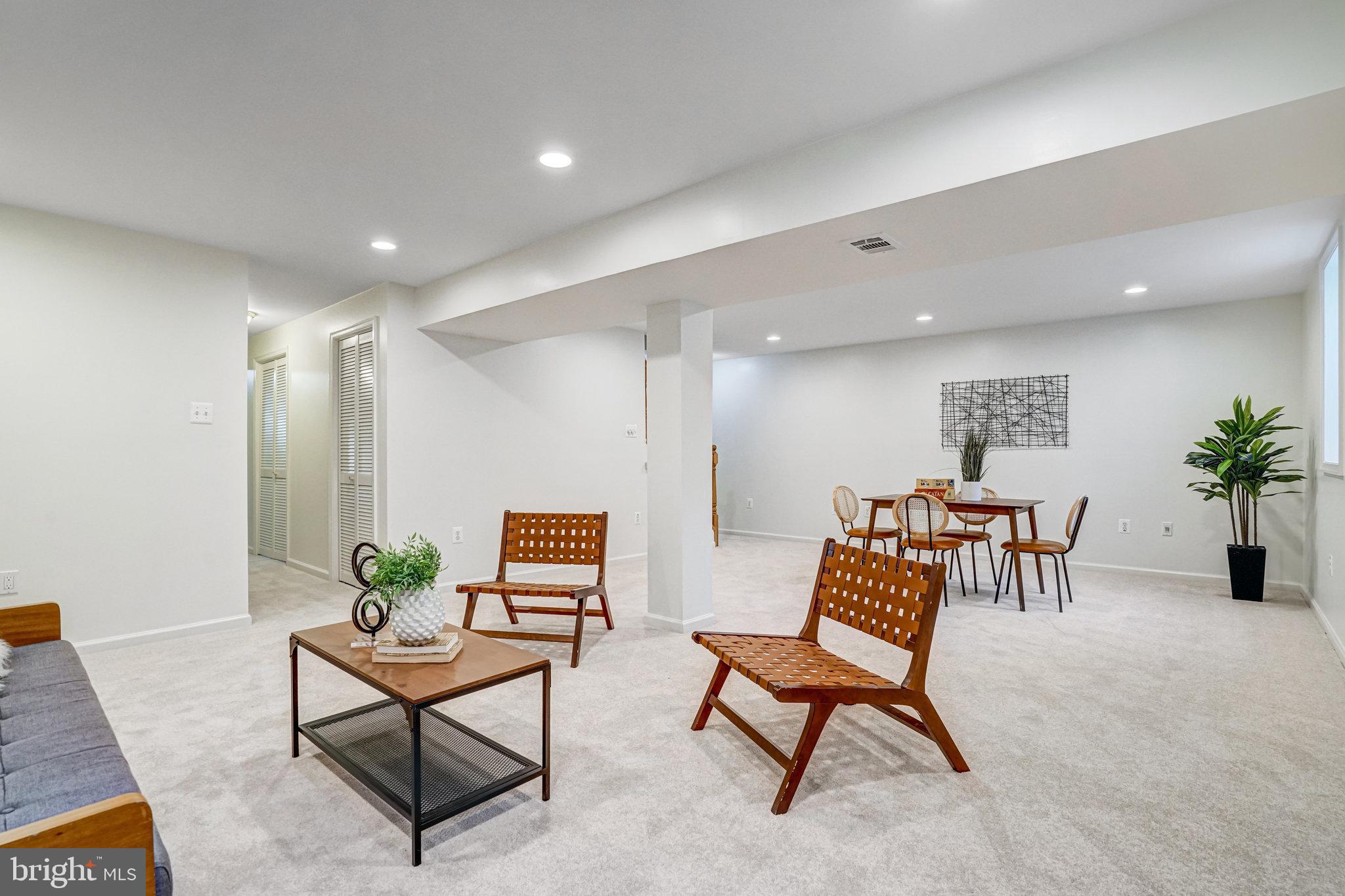 KENWOOD OAKS - Residential