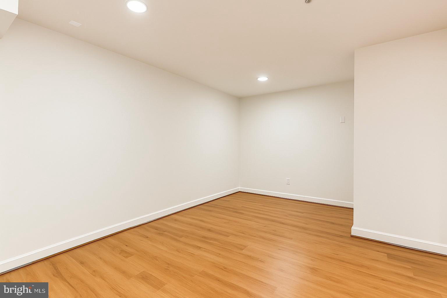 SANCTUARY AT SOUTH RIVER - Residential