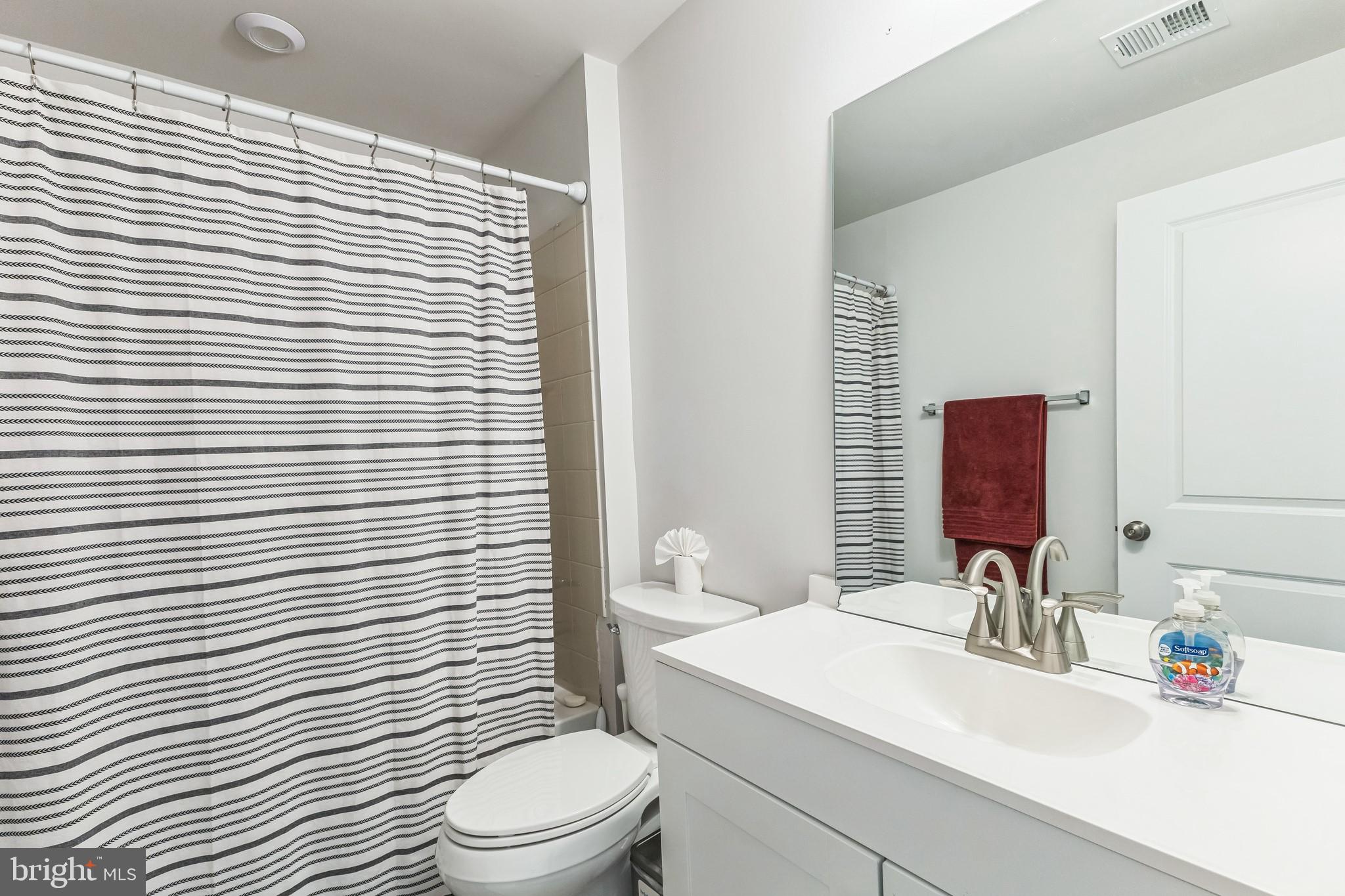 SANCTUARY AT SOUTH RIVER - Residential