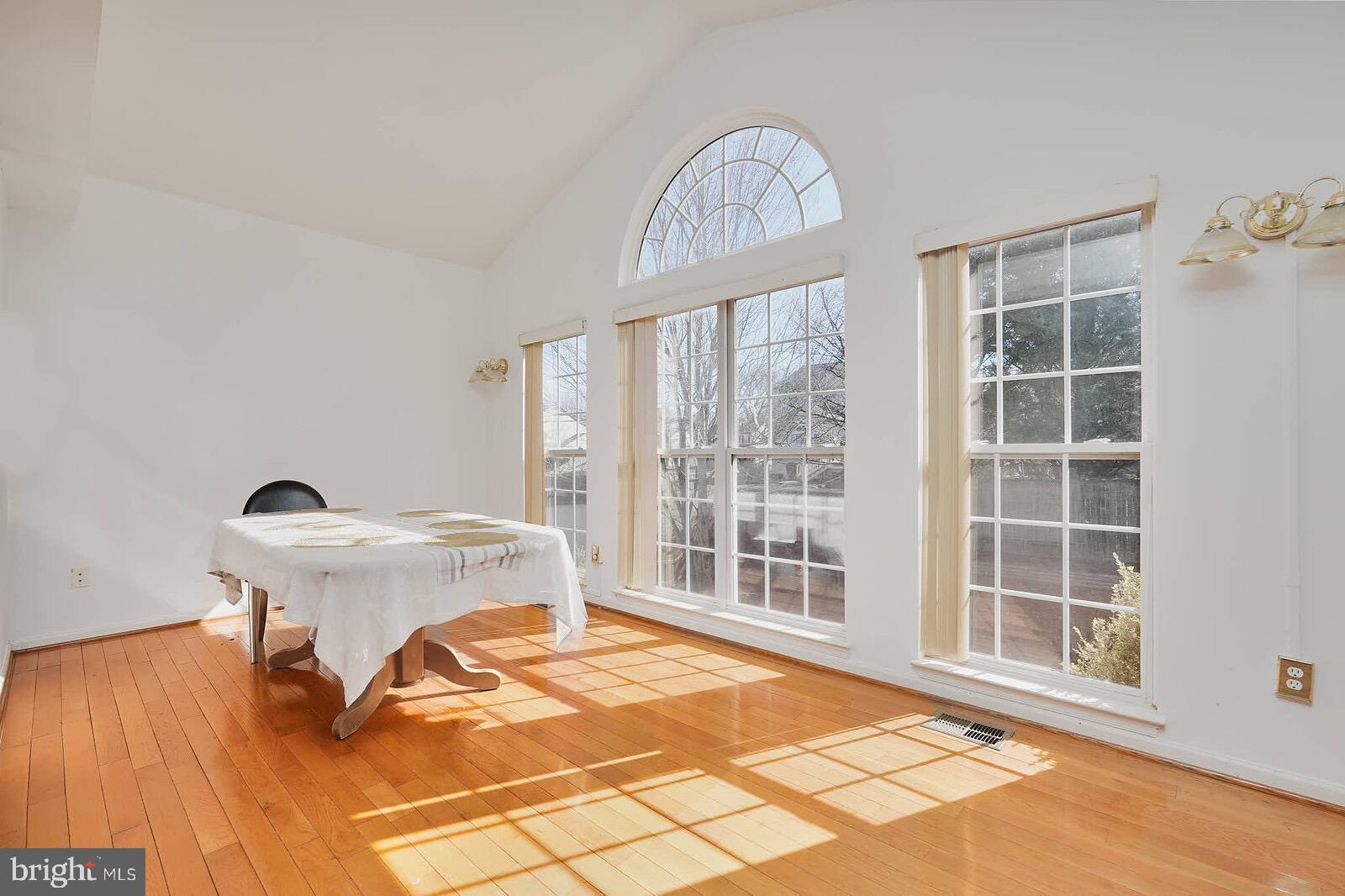 GREEN MEADOWS - Residential