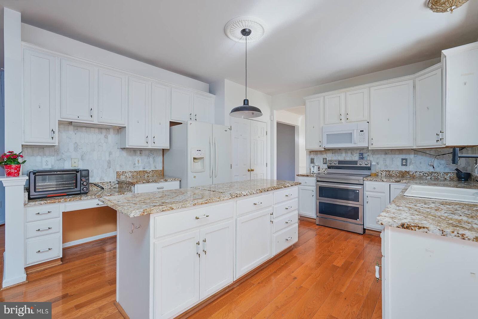 GREEN MEADOWS - Residential