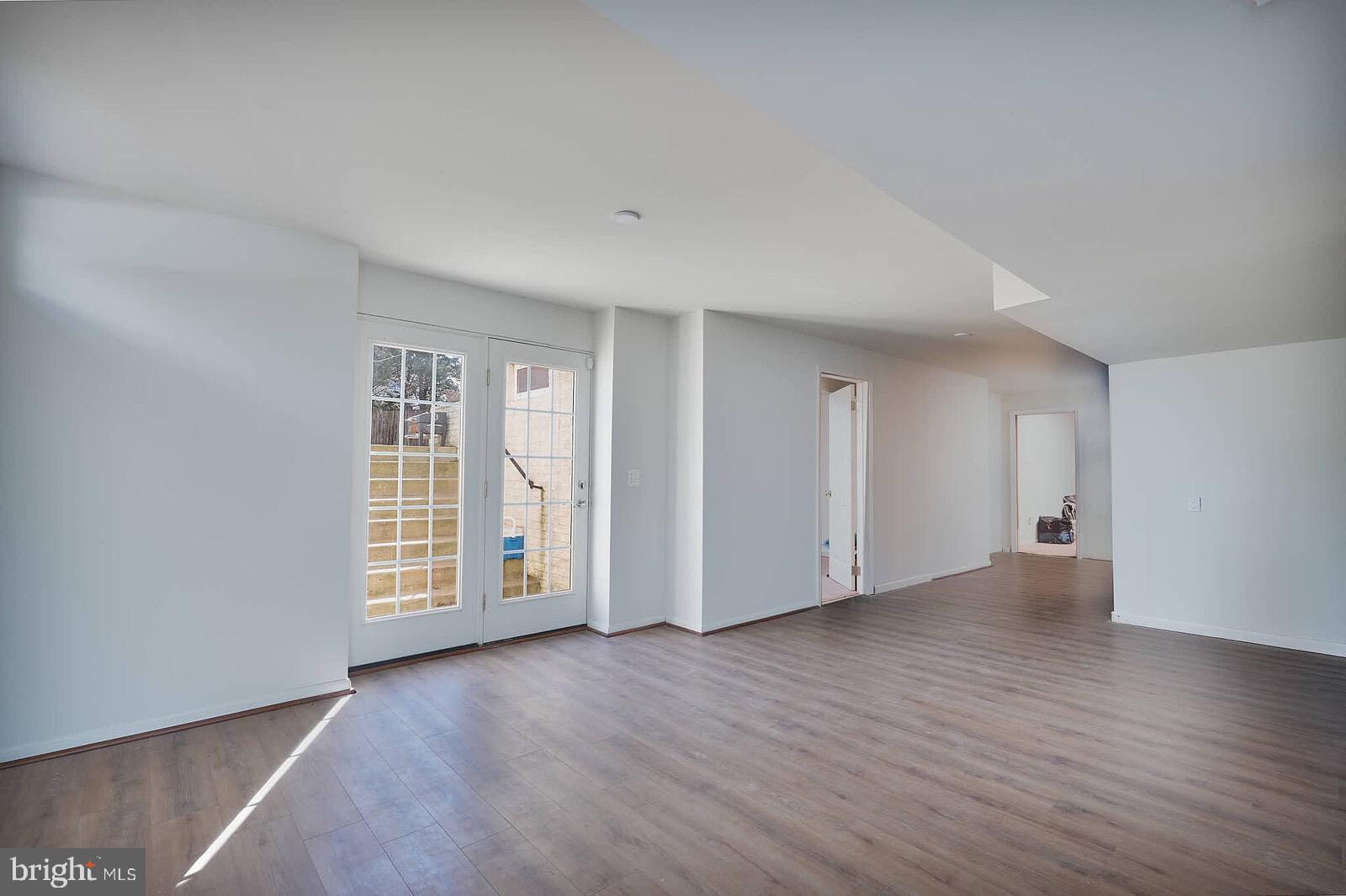 GREEN MEADOWS - Residential