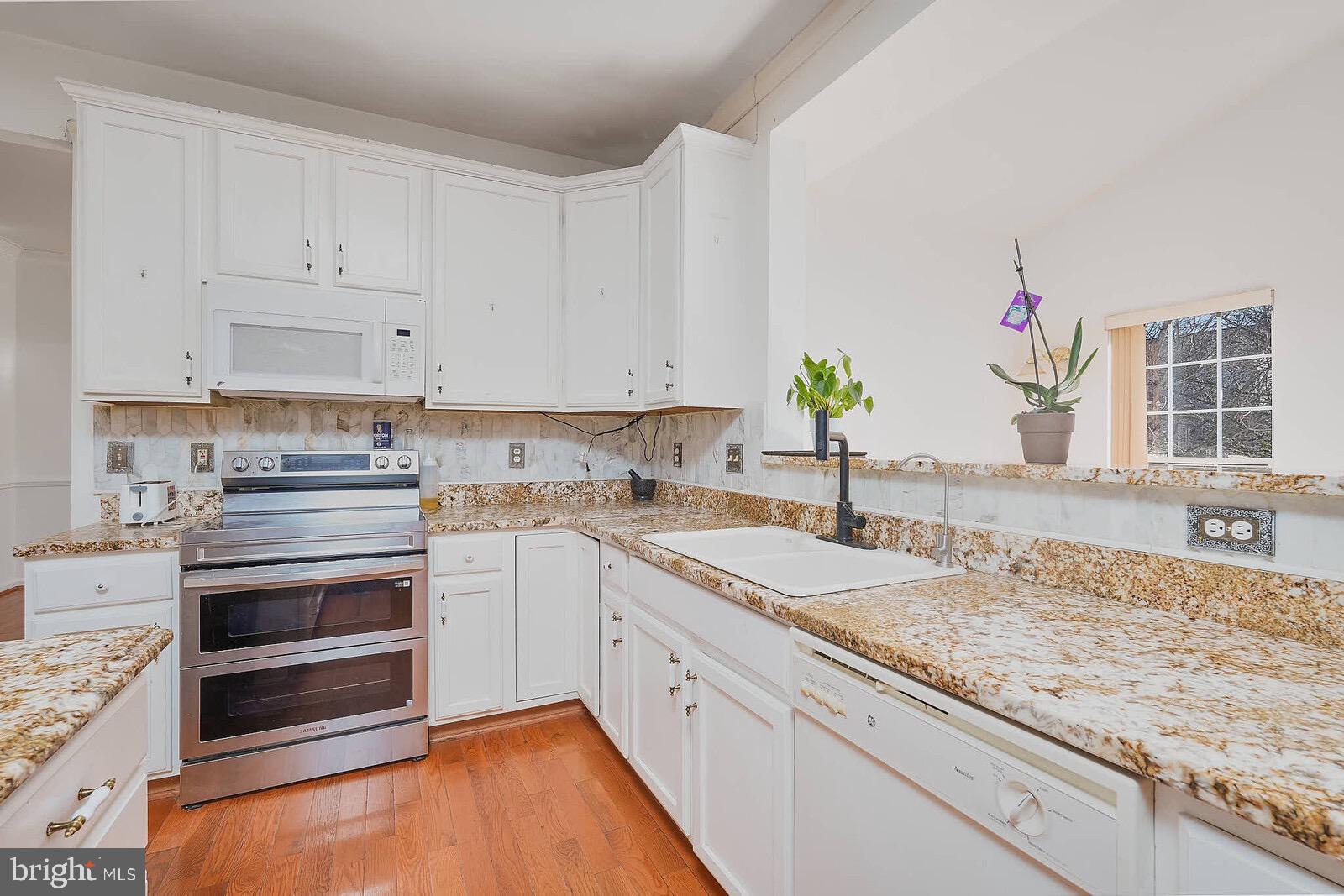 GREEN MEADOWS - Residential