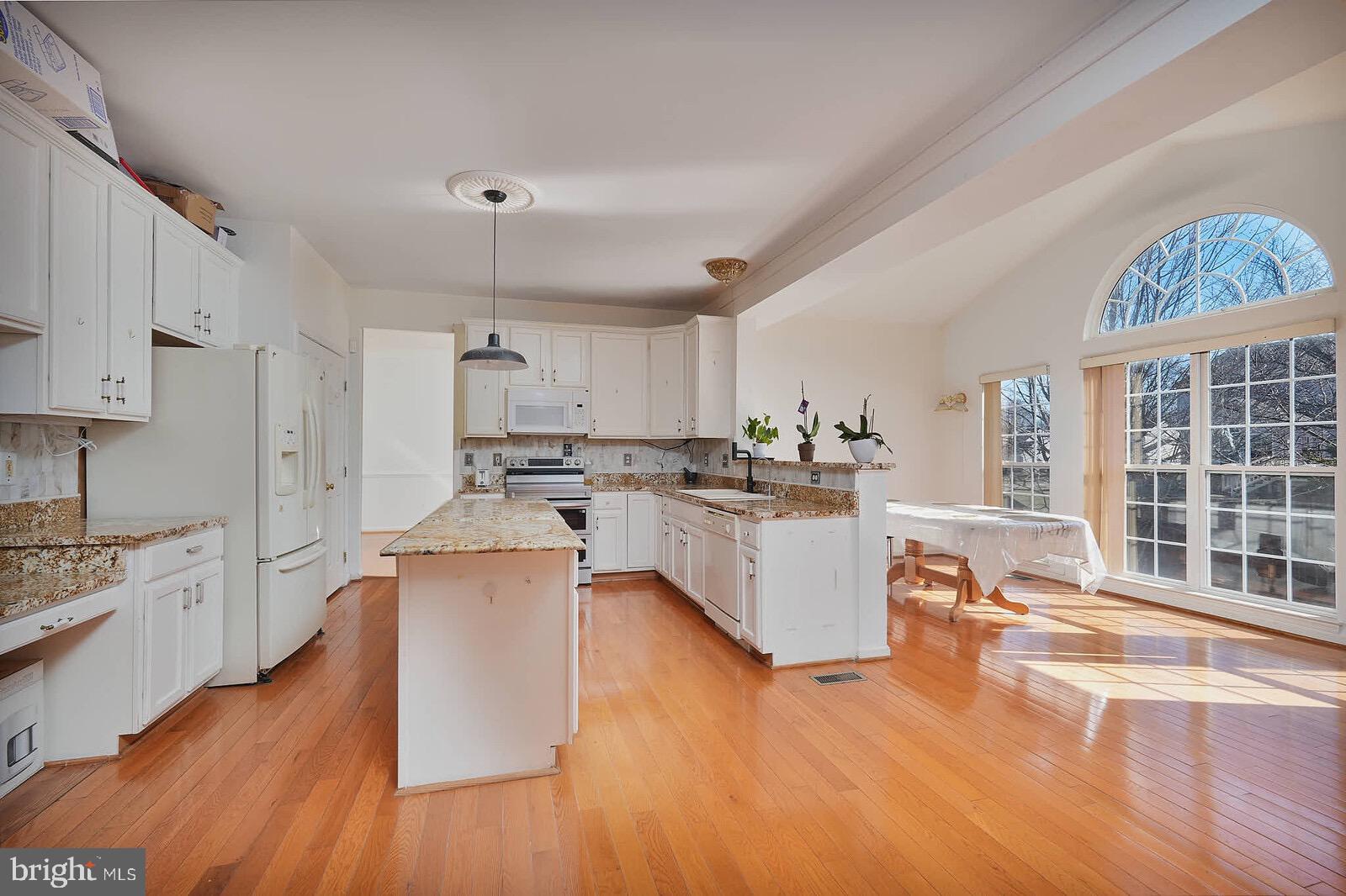 GREEN MEADOWS - Residential