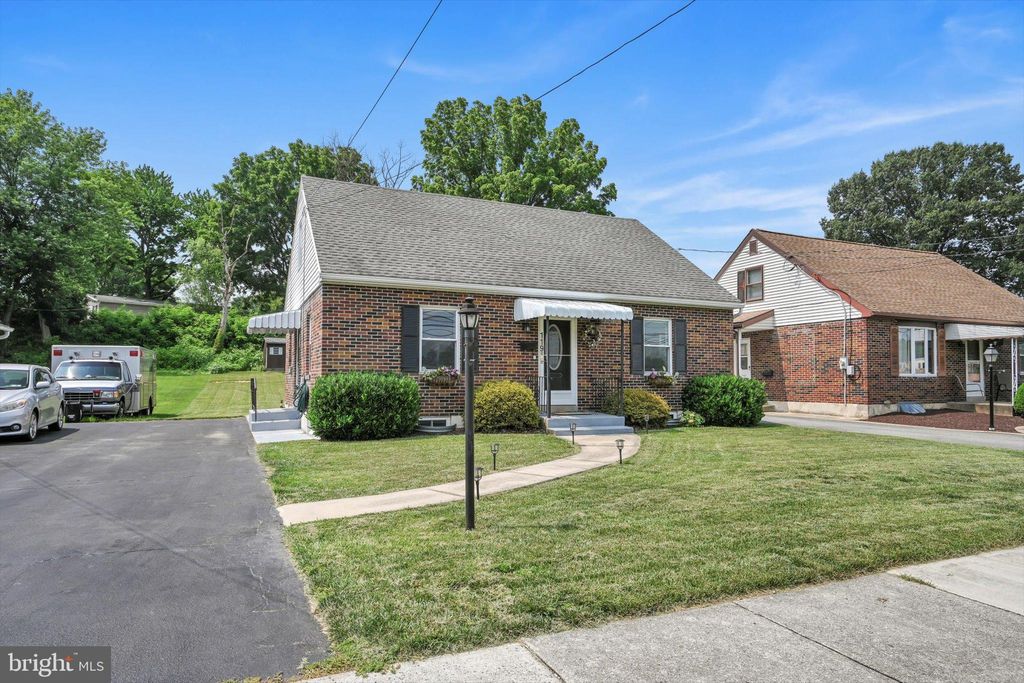 Photo of 119 OLD MILL RD, EPHRATA, PA 17522 (MLS # PALA2037504)