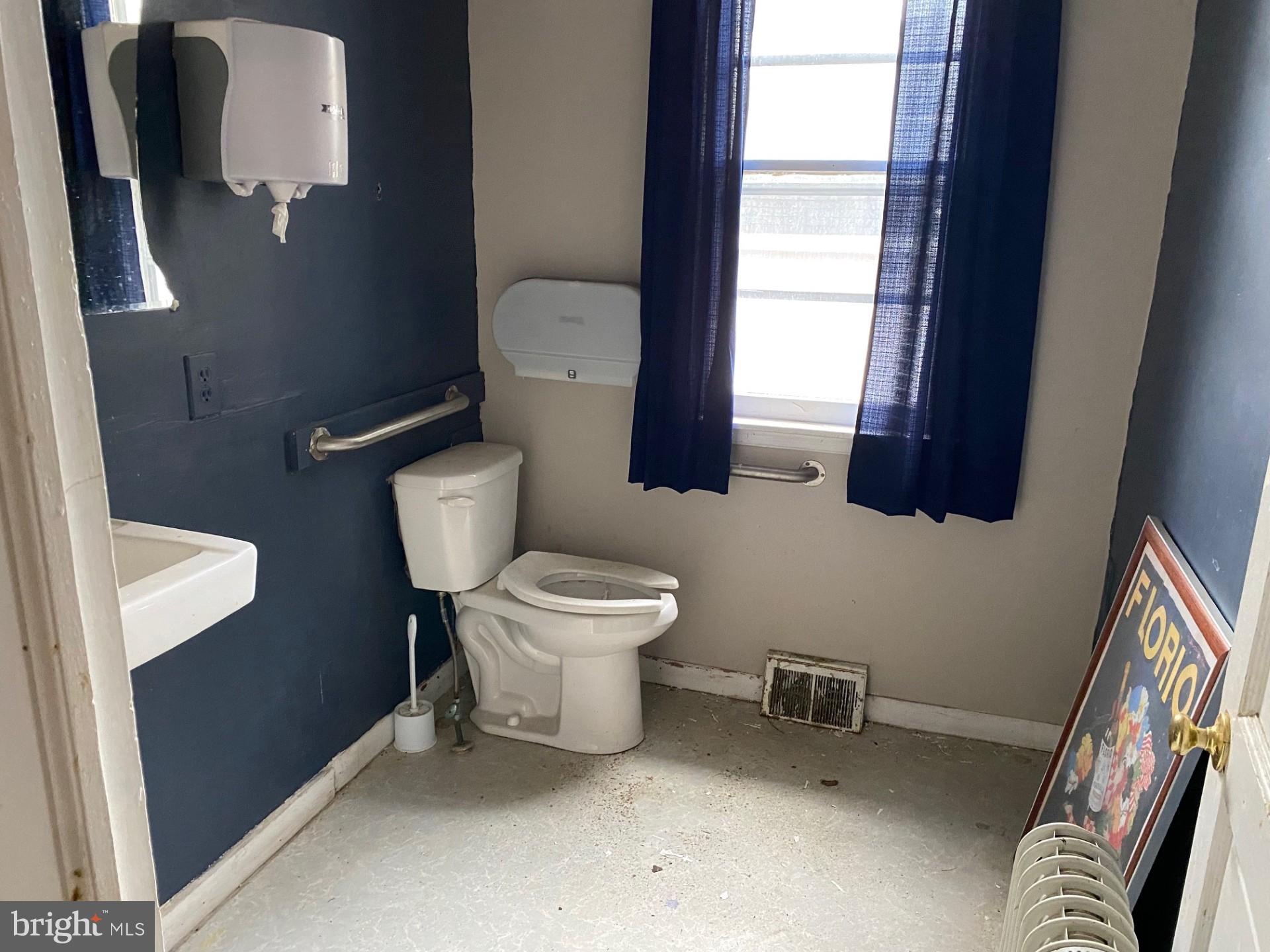 ELLICOTT CENTER - Residential