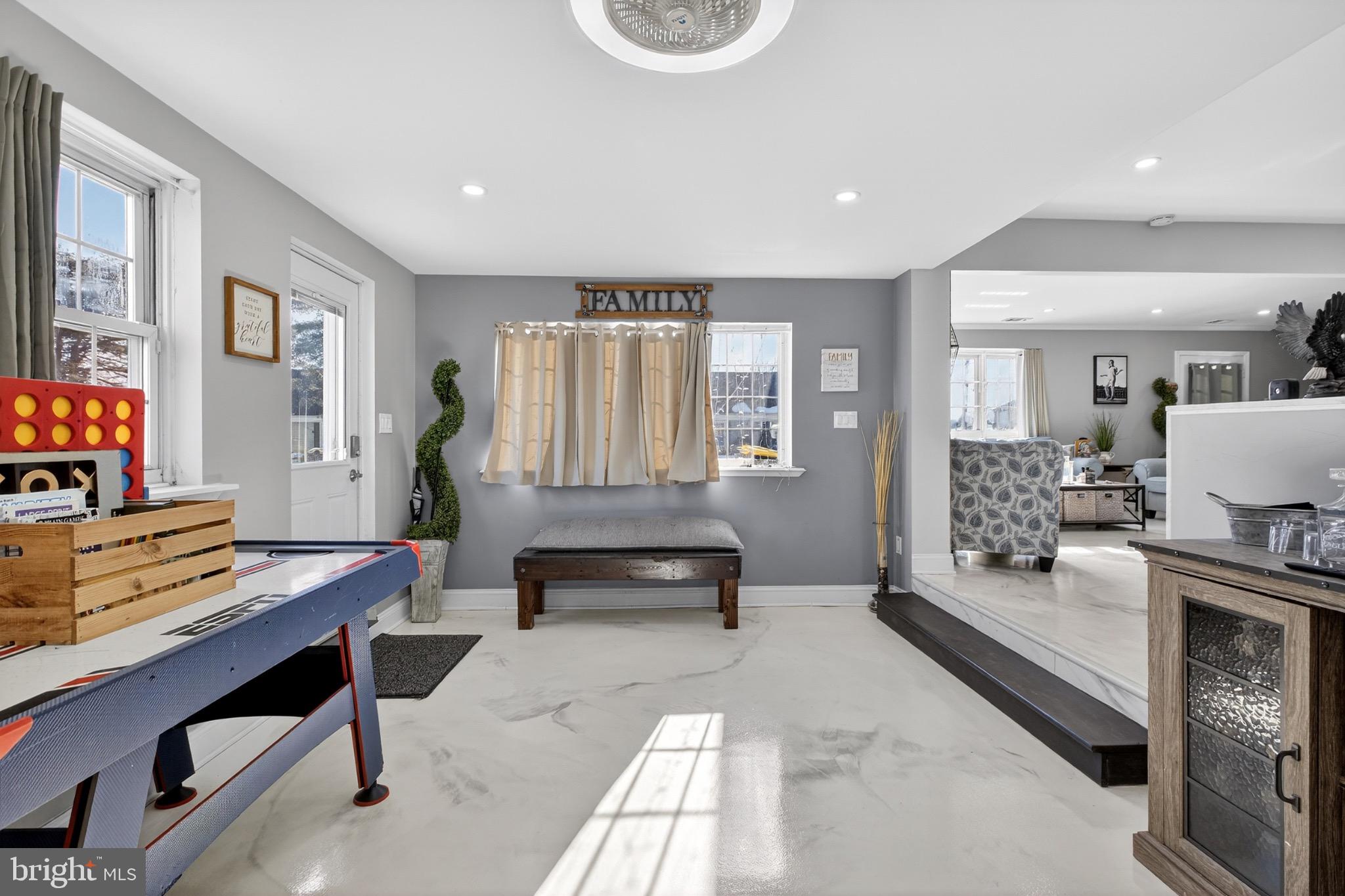 WOODRIDGE EAST - Residential