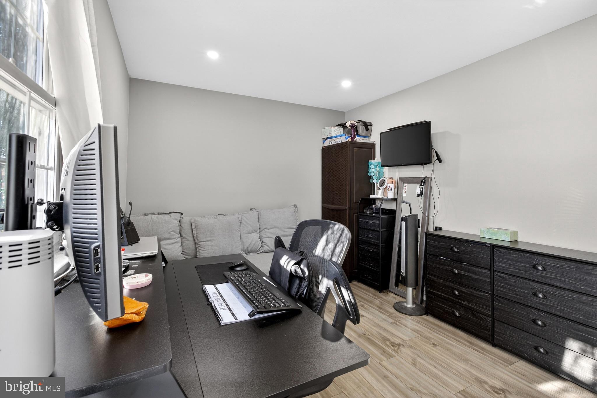 WOODRIDGE EAST - Residential