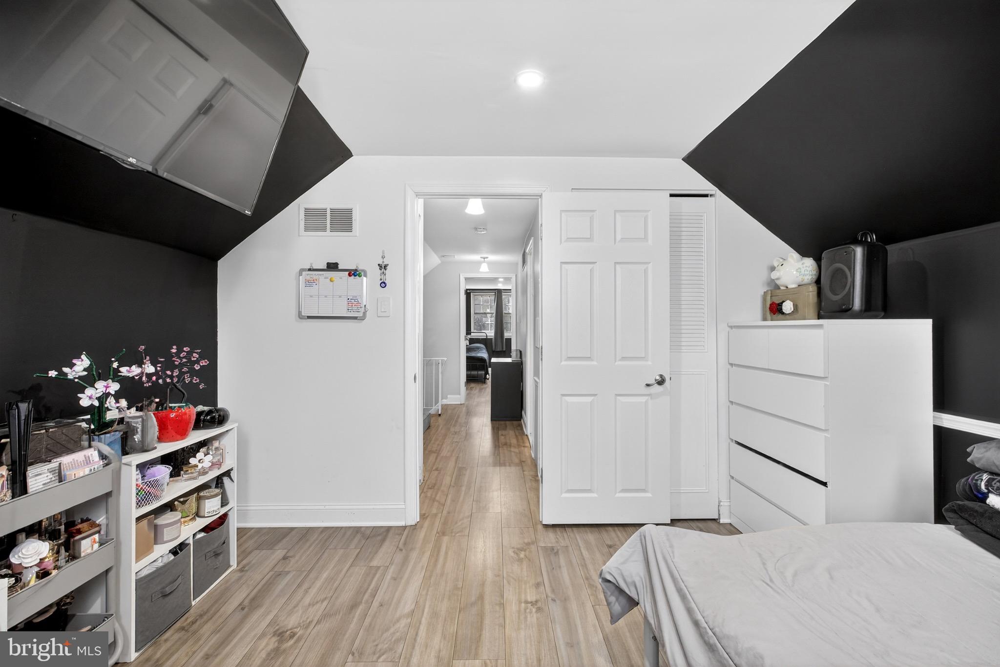 WOODRIDGE EAST - Residential