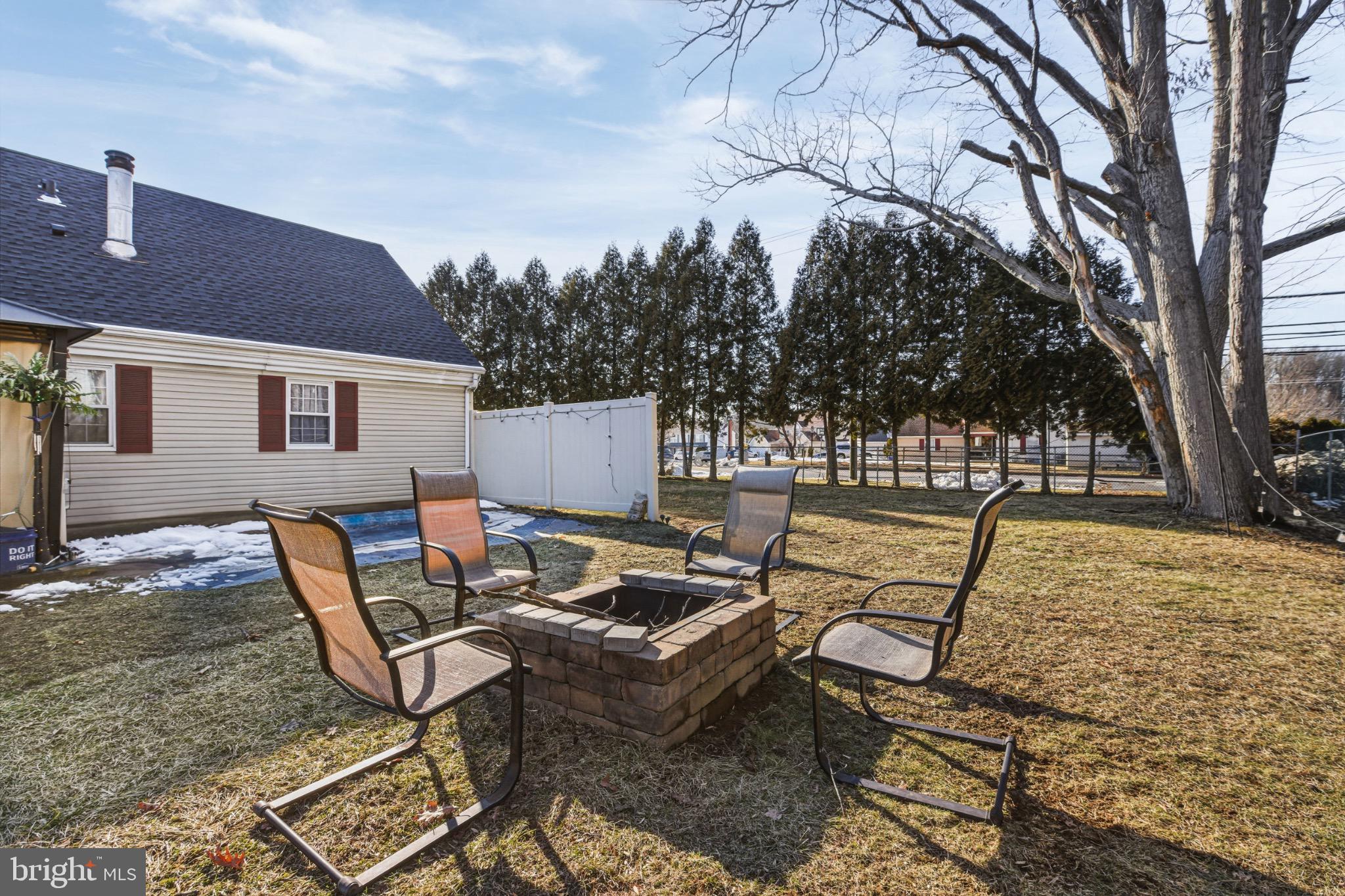 WOODRIDGE EAST - Residential