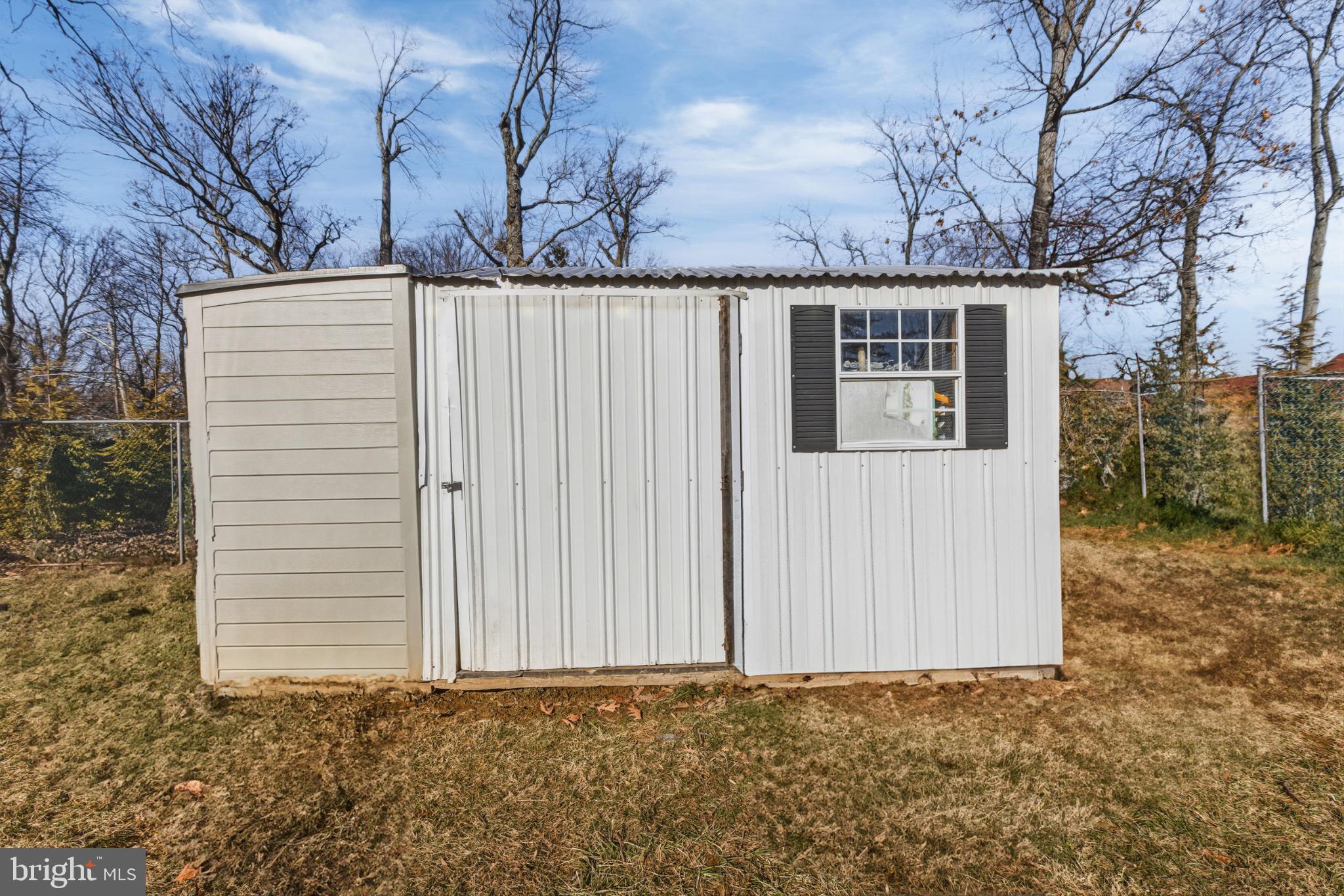 WOODRIDGE EAST - Residential