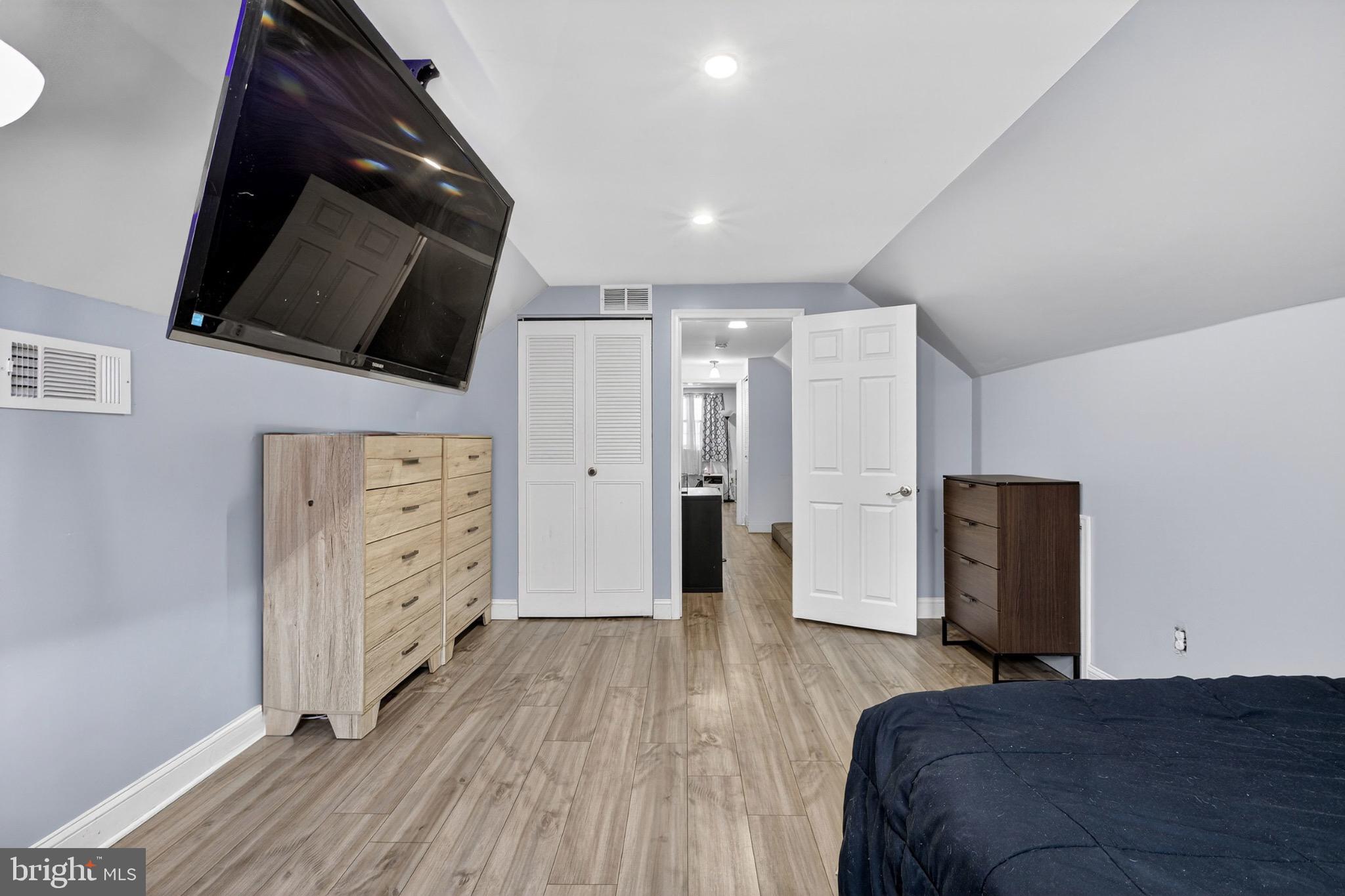 WOODRIDGE EAST - Residential