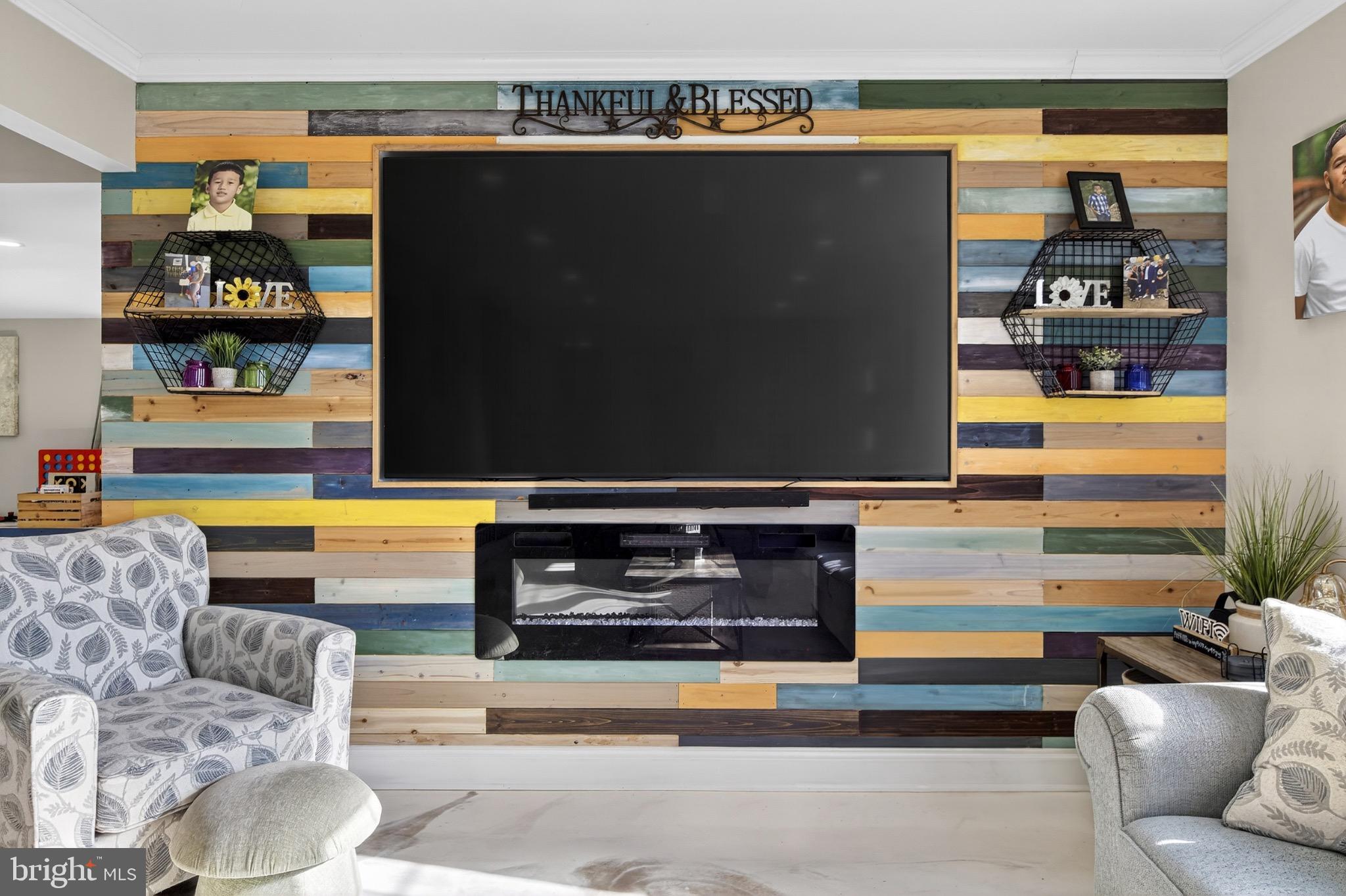 WOODRIDGE EAST - Residential