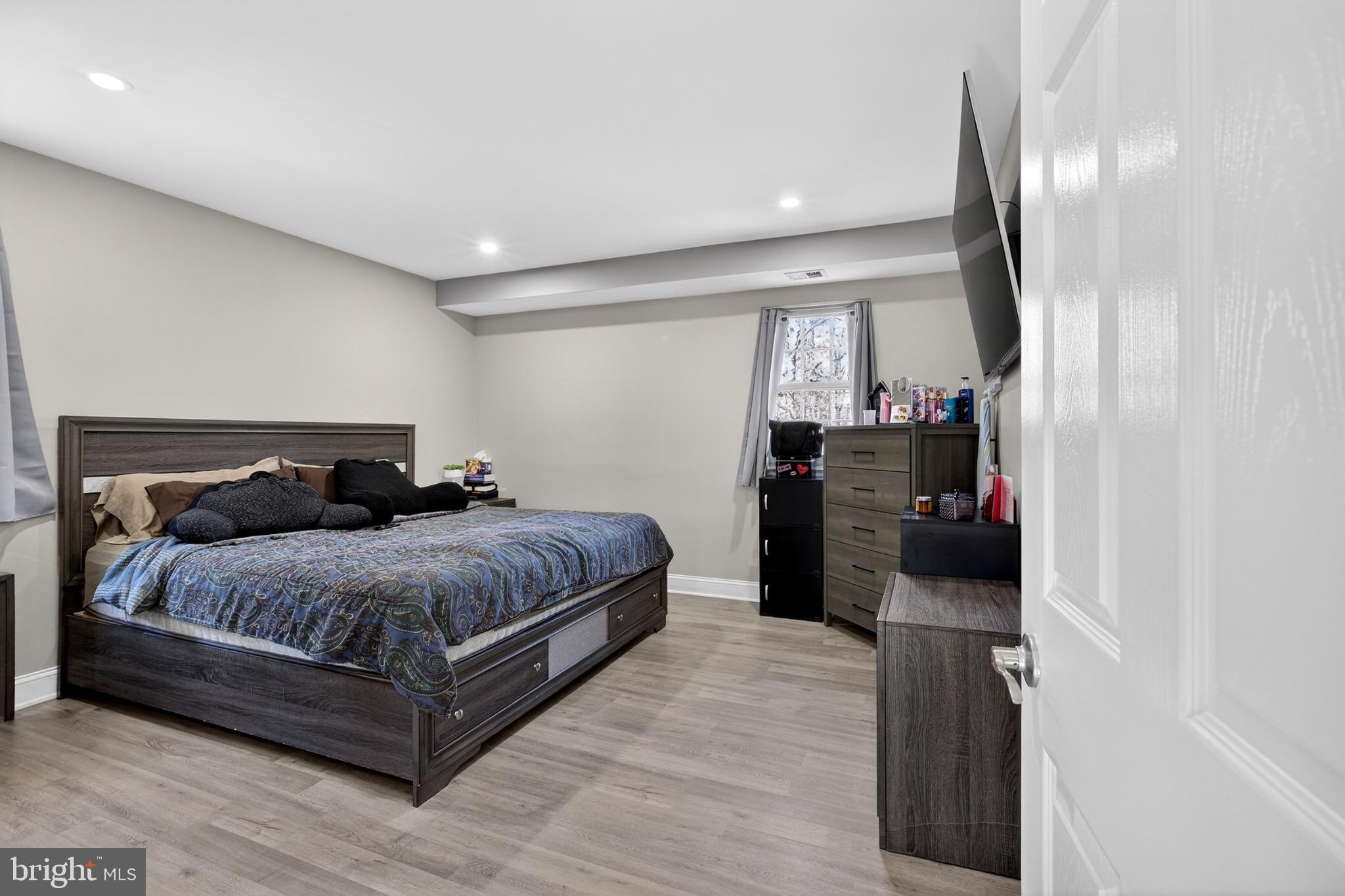 WOODRIDGE EAST - Residential