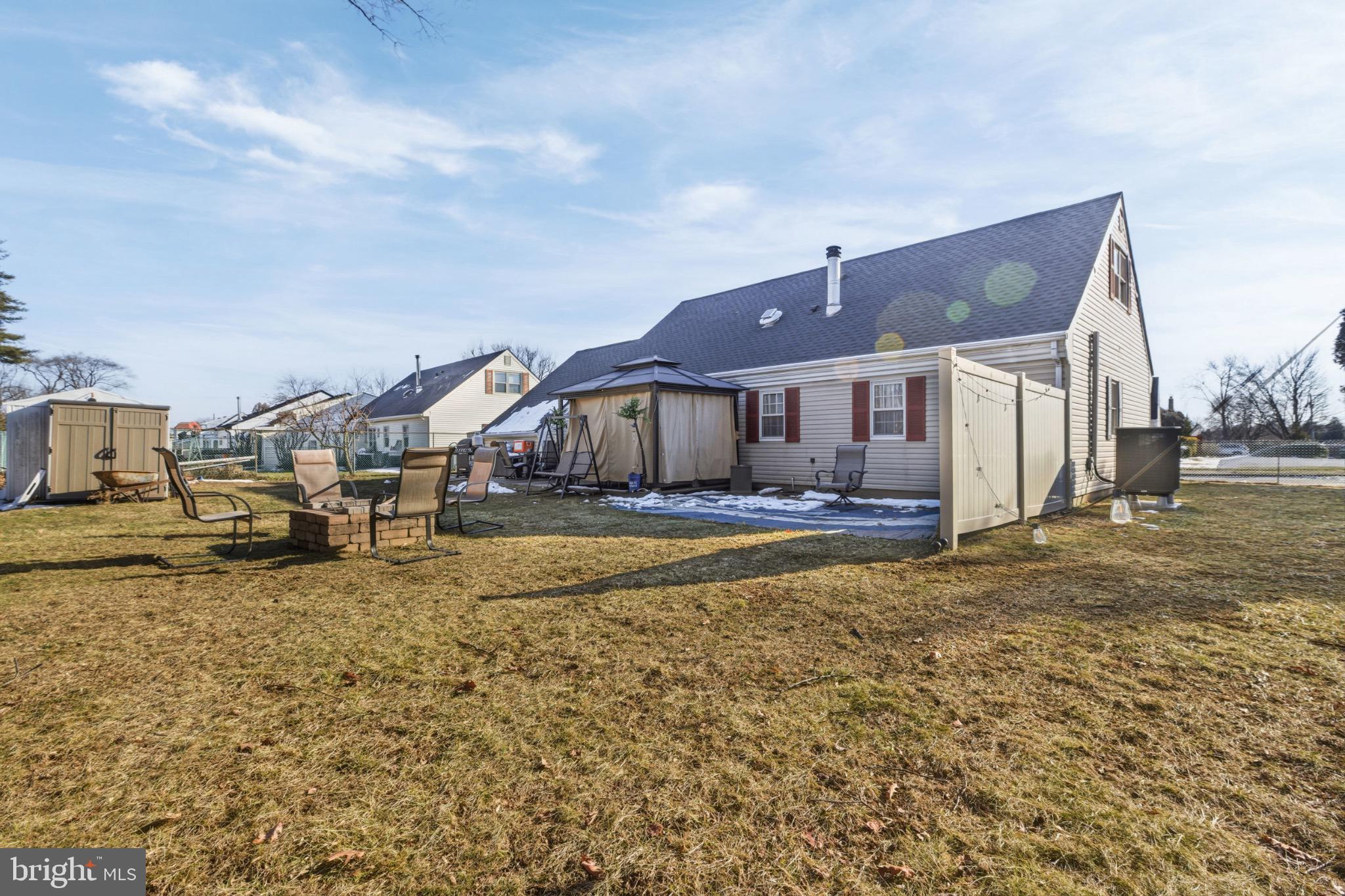 WOODRIDGE EAST - Residential