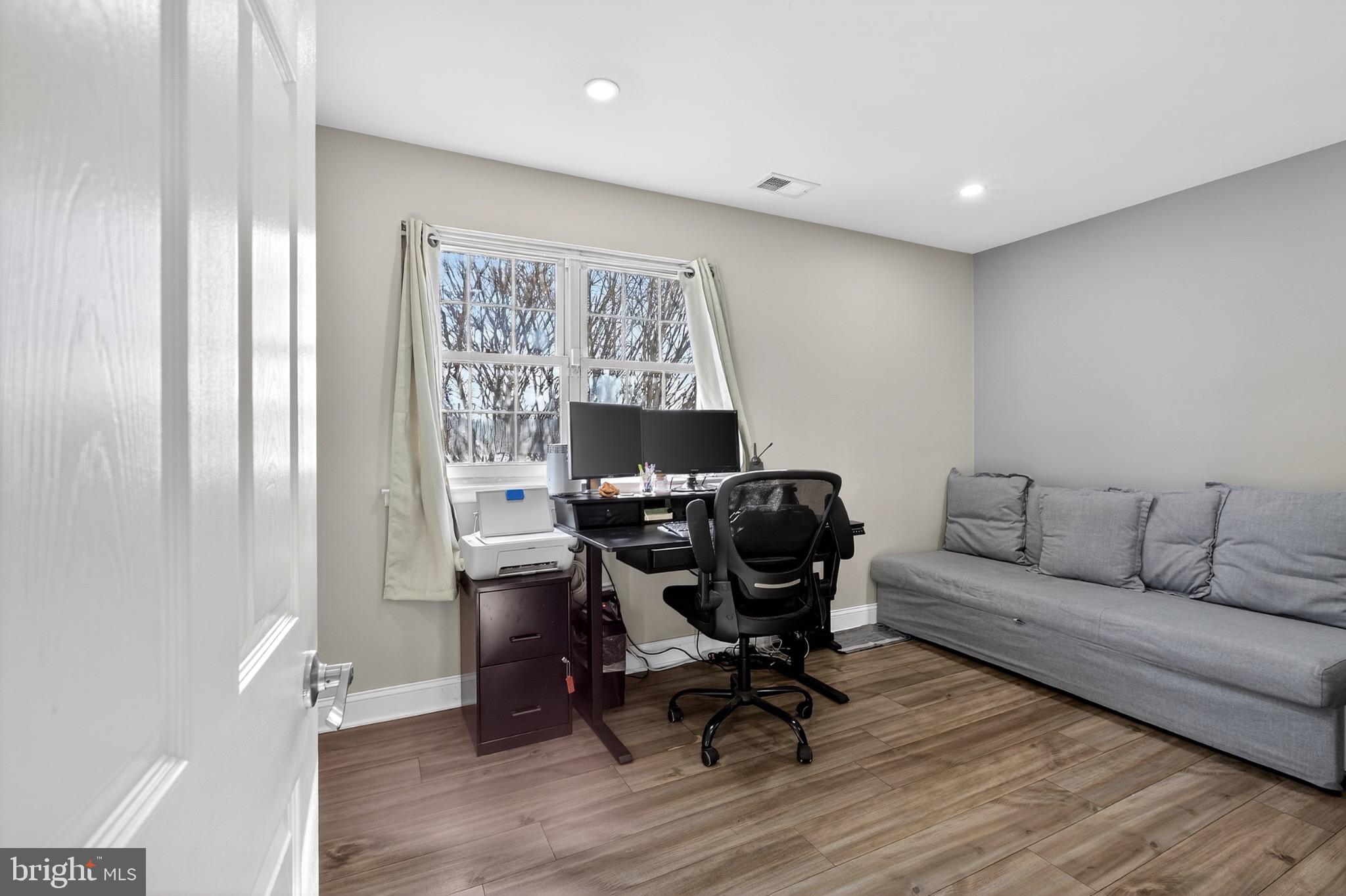 WOODRIDGE EAST - Residential