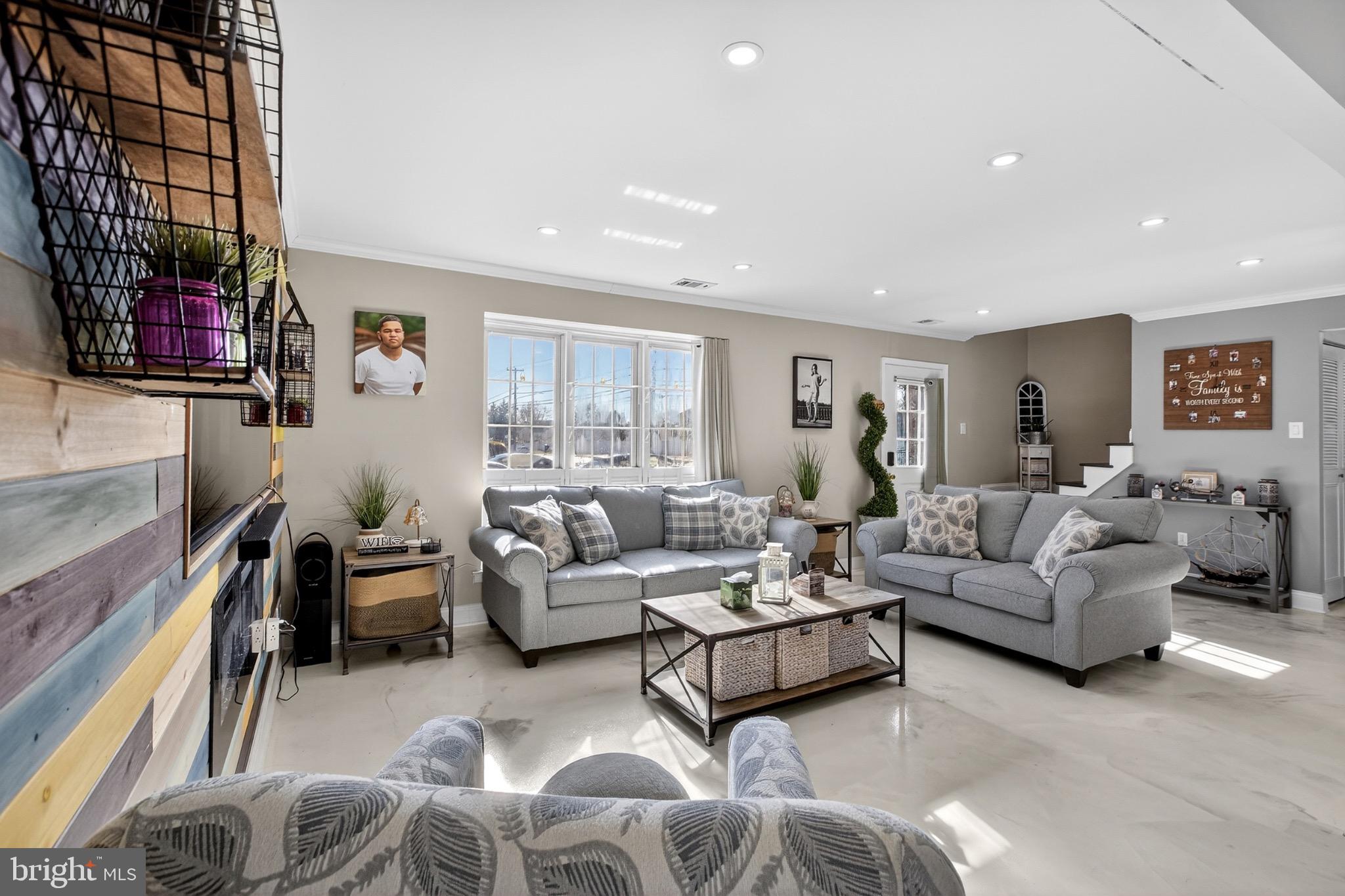 WOODRIDGE EAST - Residential