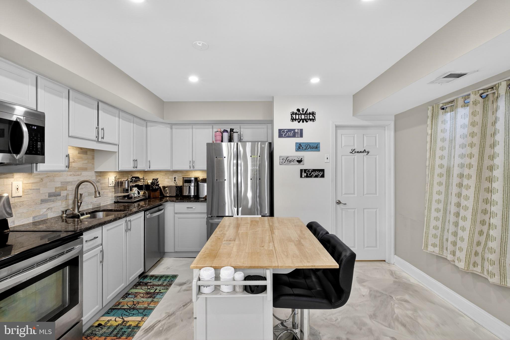 WOODRIDGE EAST - Residential