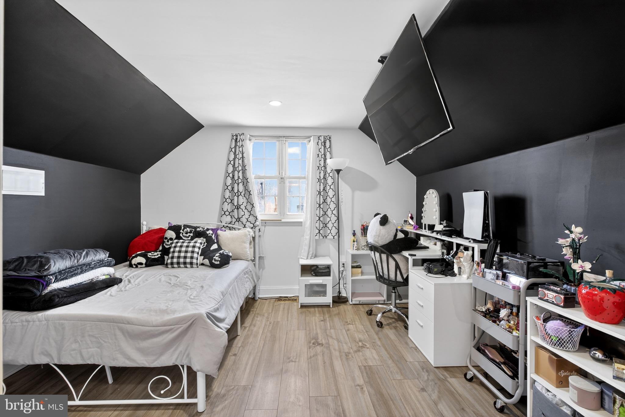 WOODRIDGE EAST - Residential