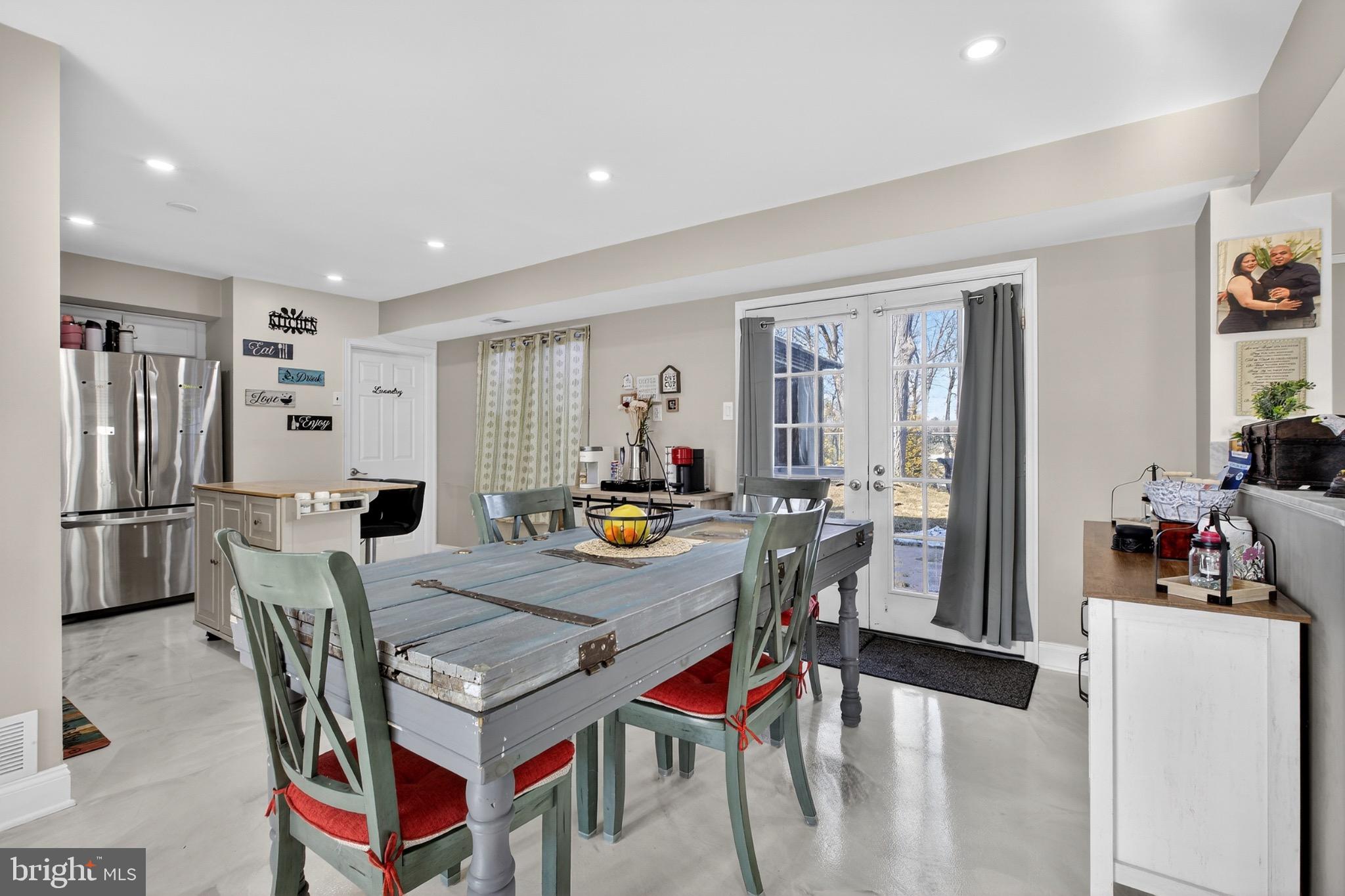 WOODRIDGE EAST - Residential