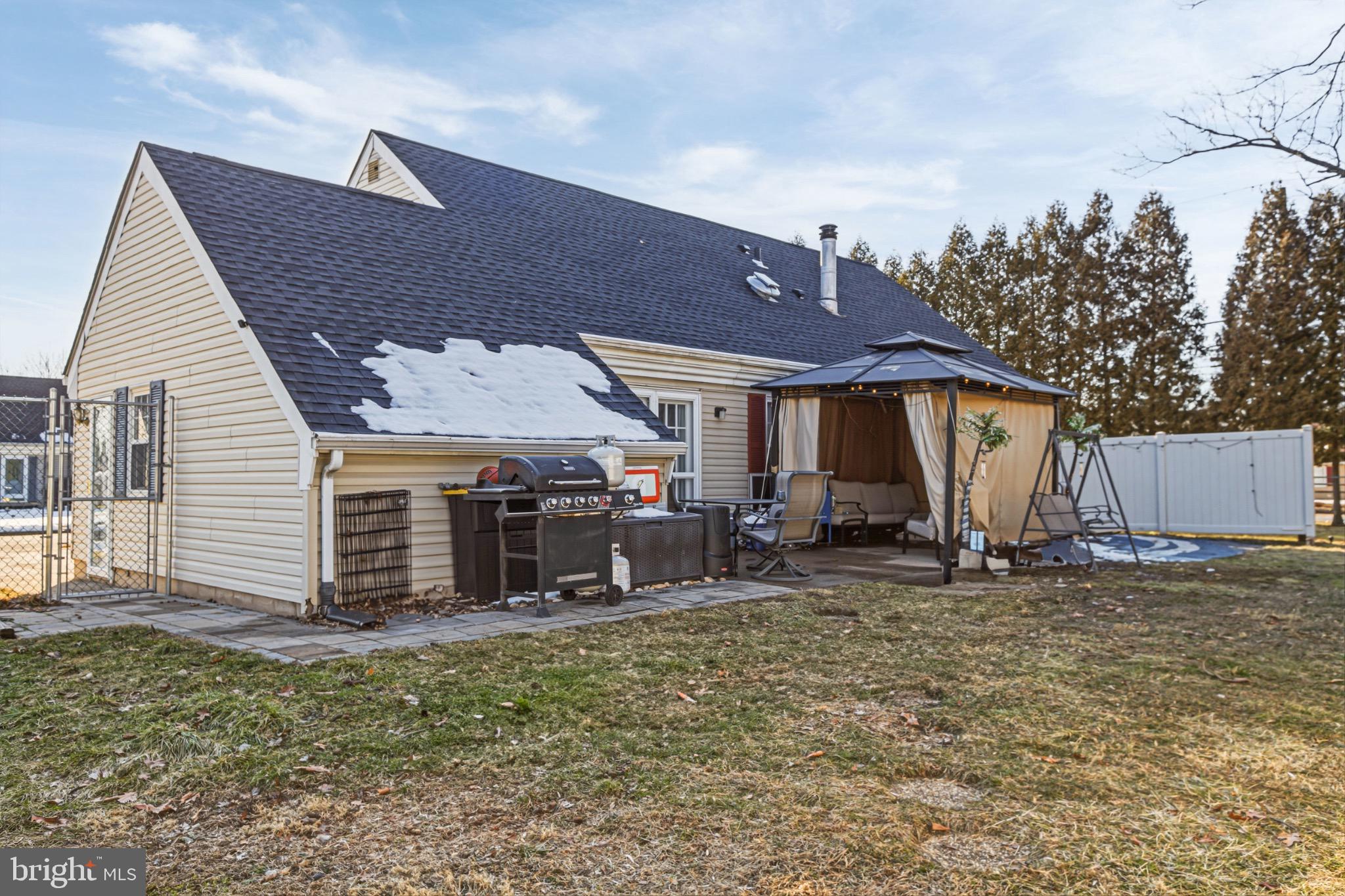 WOODRIDGE EAST - Residential