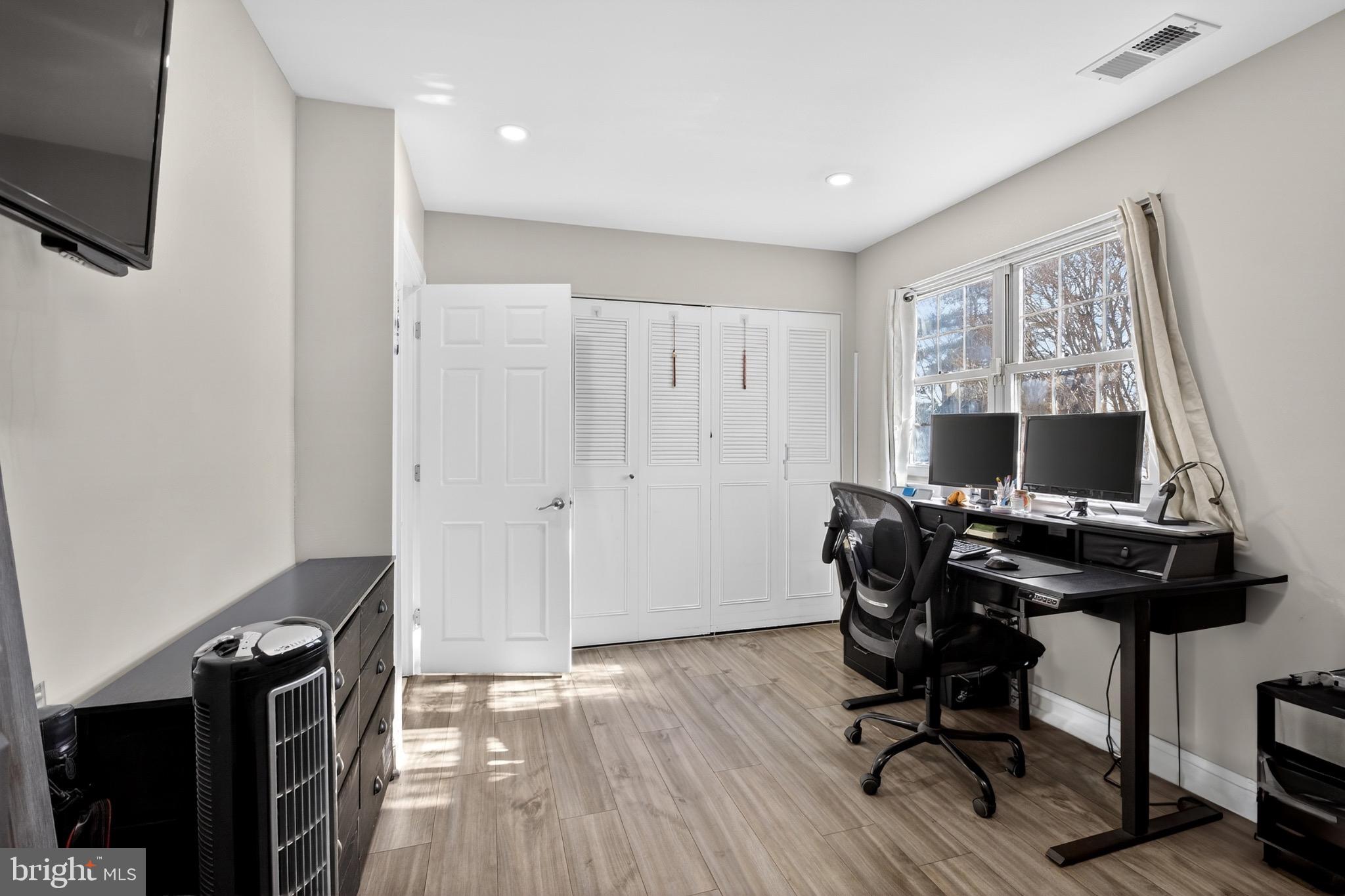 WOODRIDGE EAST - Residential