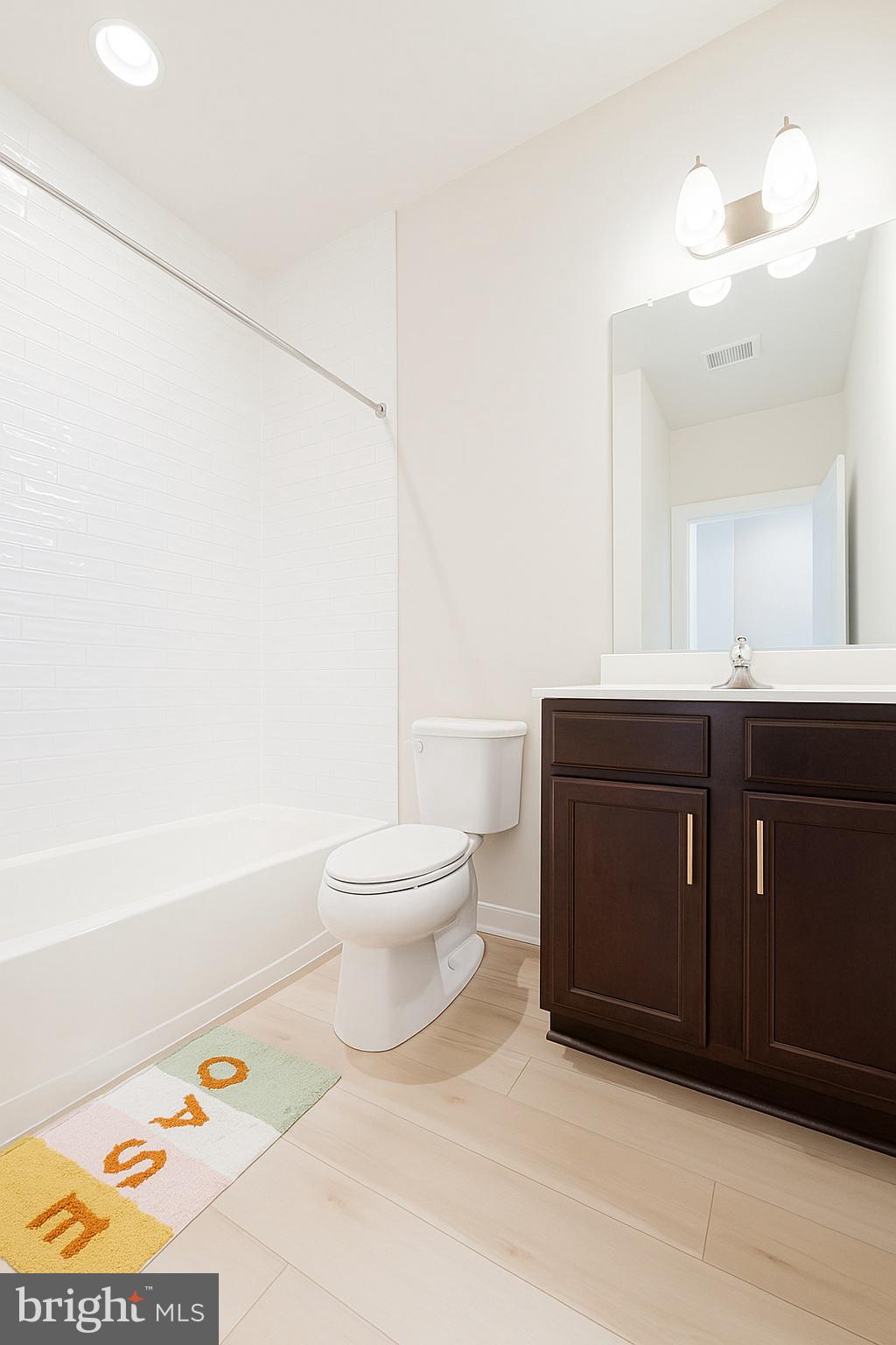 STONE BARN VILLAGE - Residential Lease