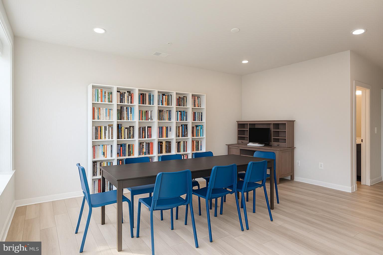 STONE BARN VILLAGE - Residential Lease