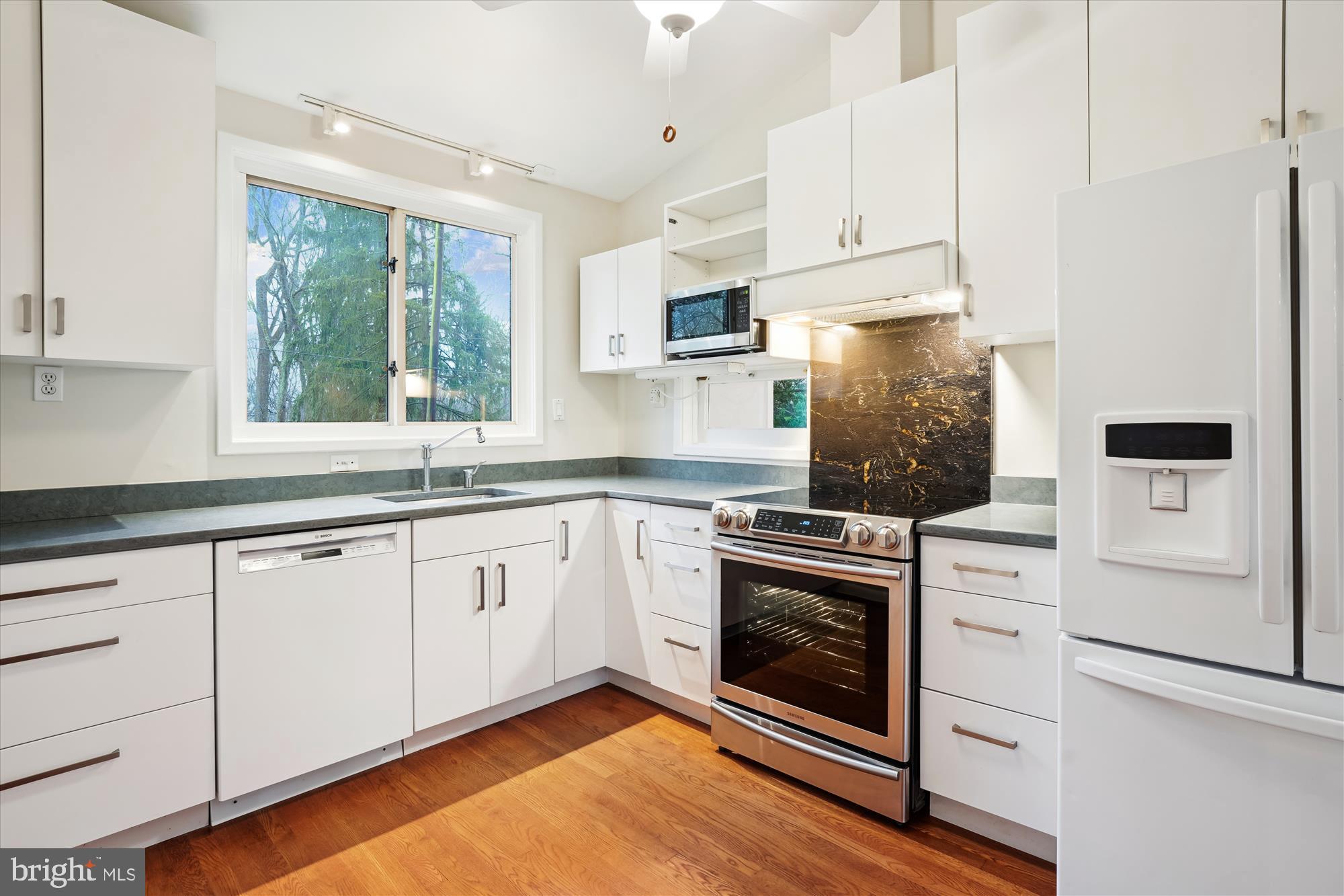 GARRETT PARK - Residential