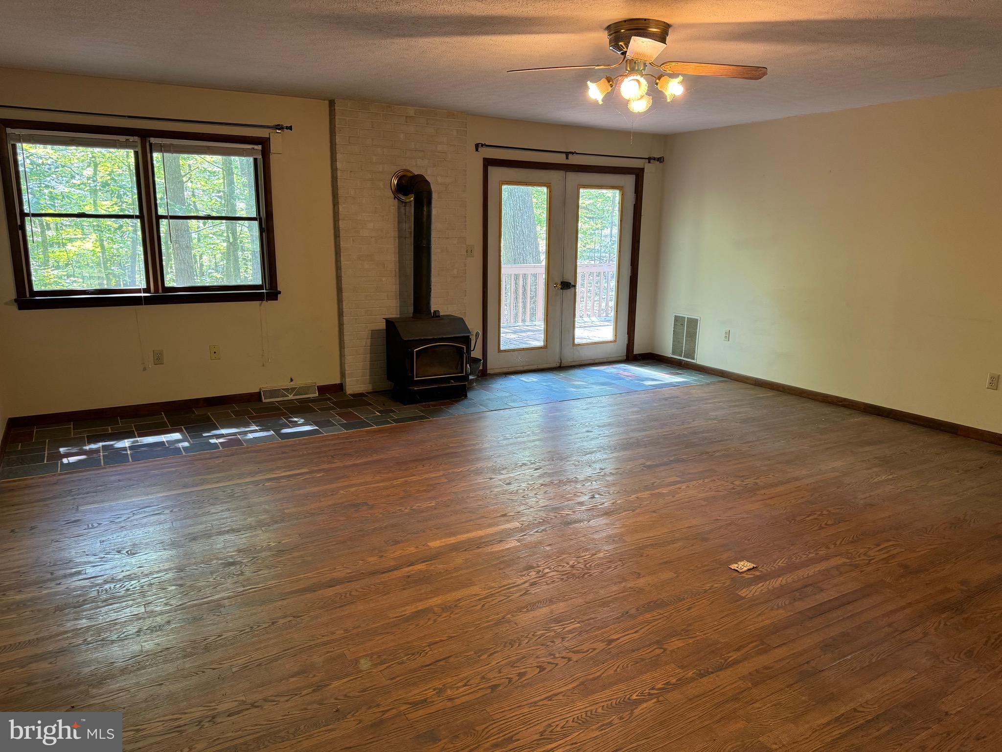 ROCK GAP WOODS - Residential