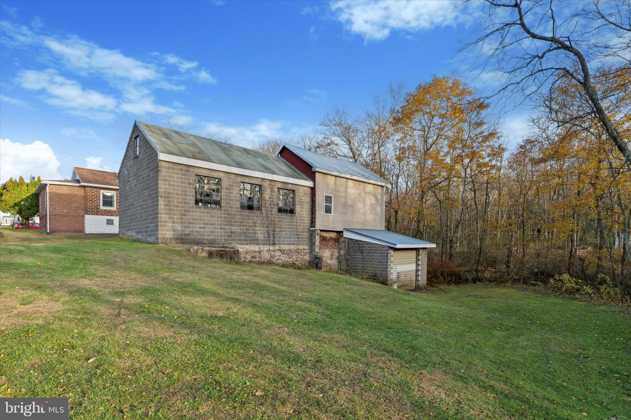 FRACKVILLE - Residential