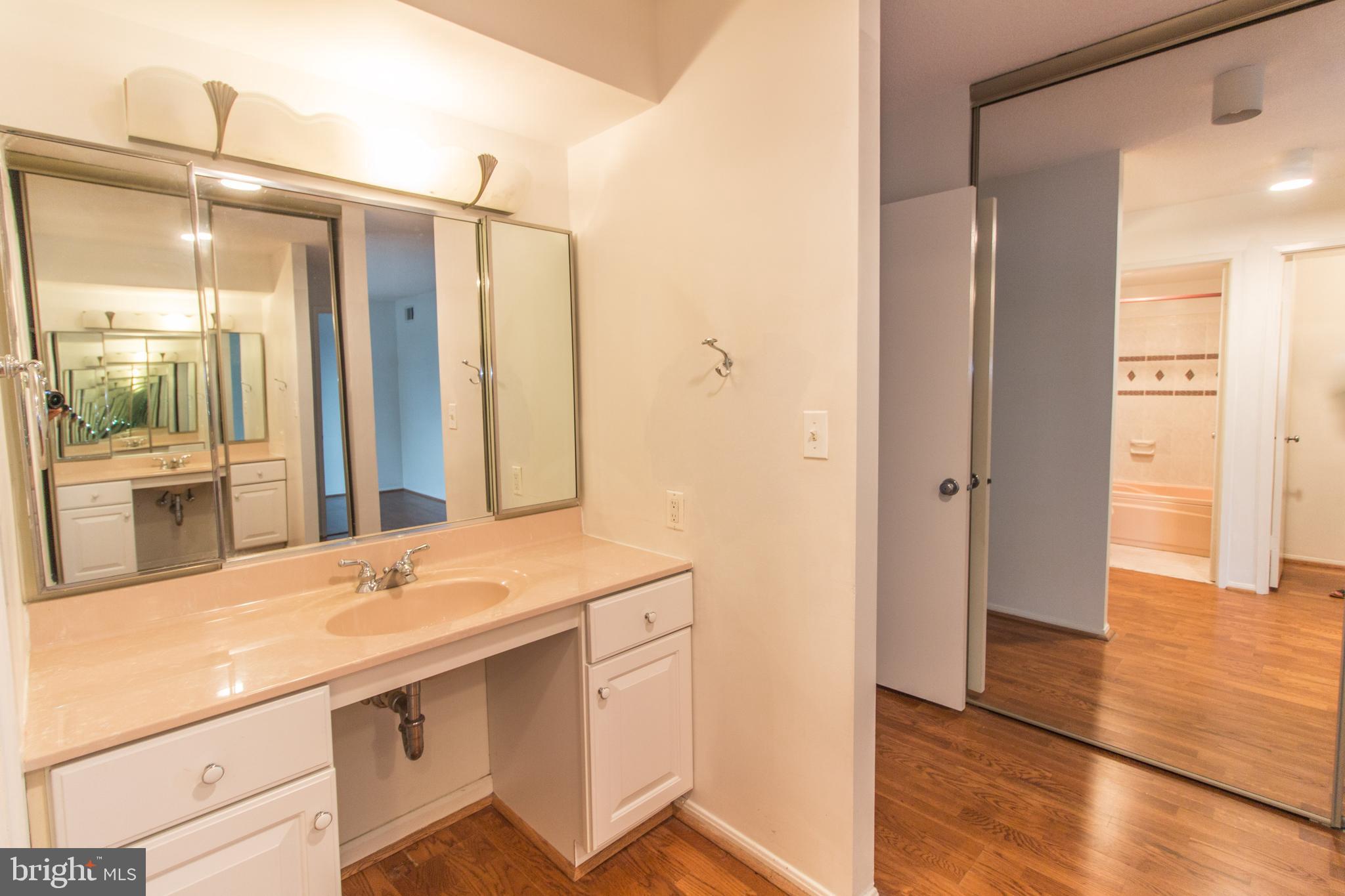 ROTONDA - Residential Lease