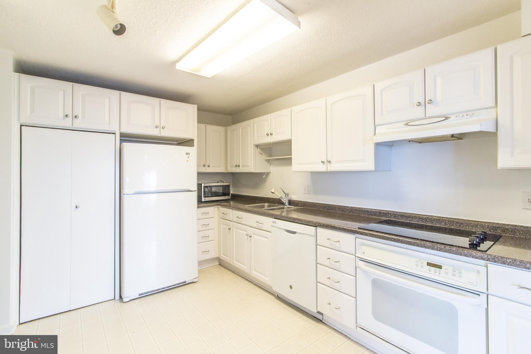 ROTONDA - Residential Lease