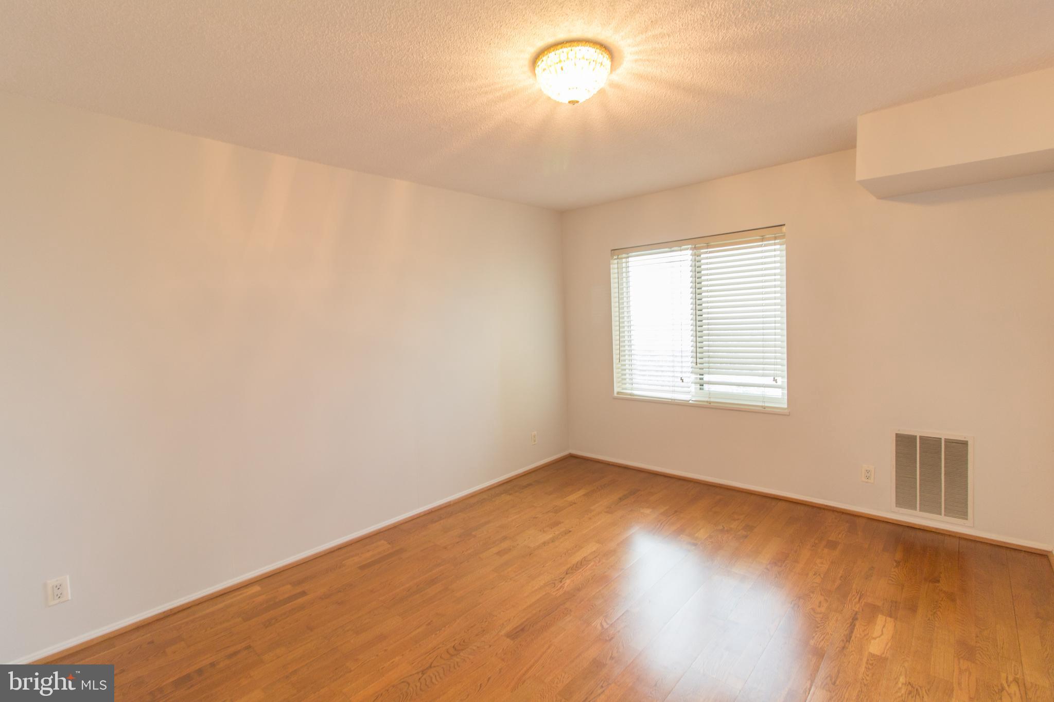 ROTONDA - Residential Lease