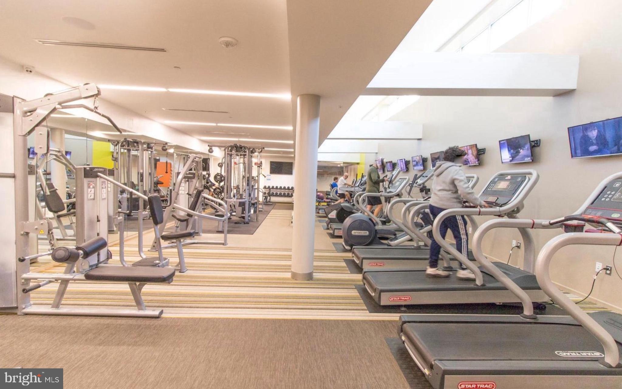 ROTONDA - Residential Lease