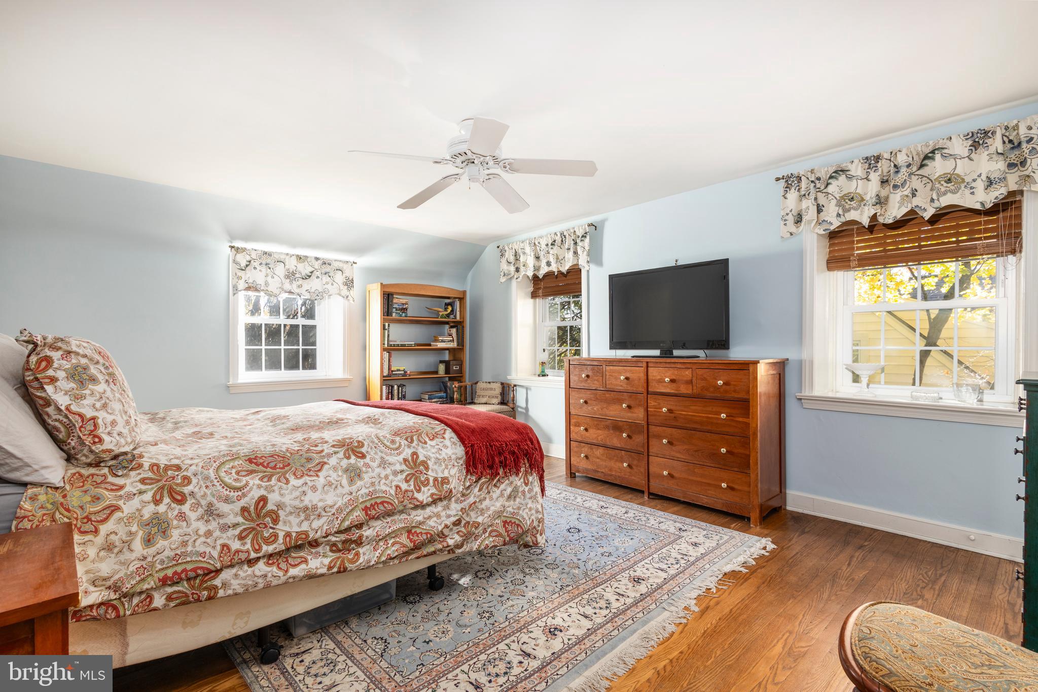 TWICKENHAM VILLAGE - Residential