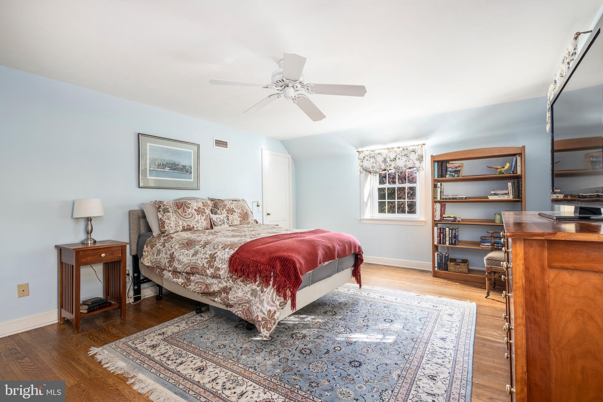 TWICKENHAM VILLAGE - Residential