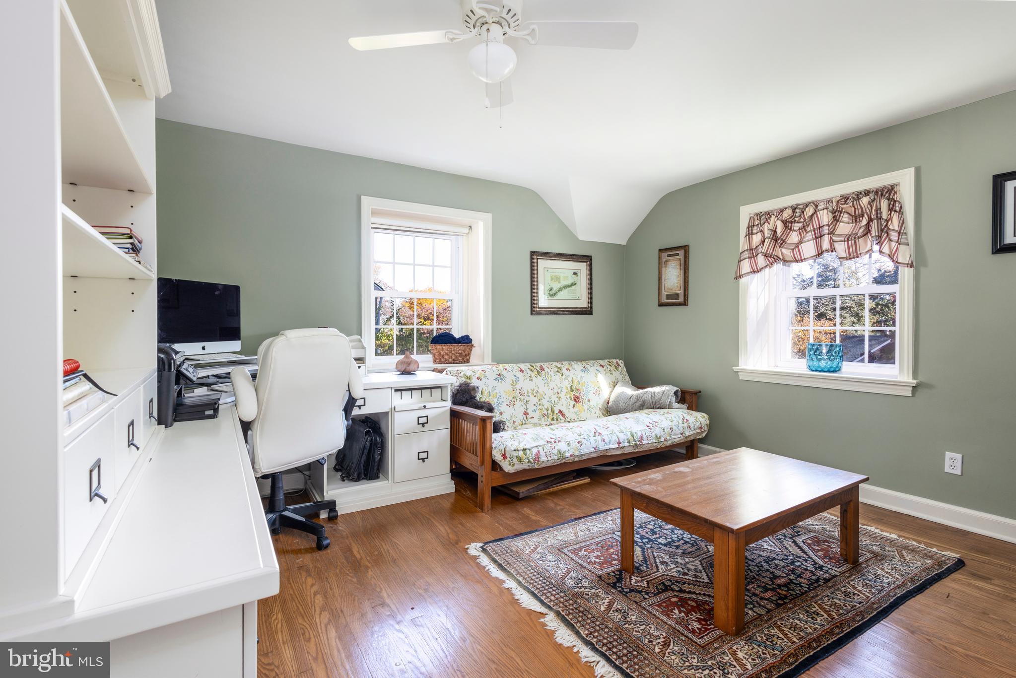 TWICKENHAM VILLAGE - Residential