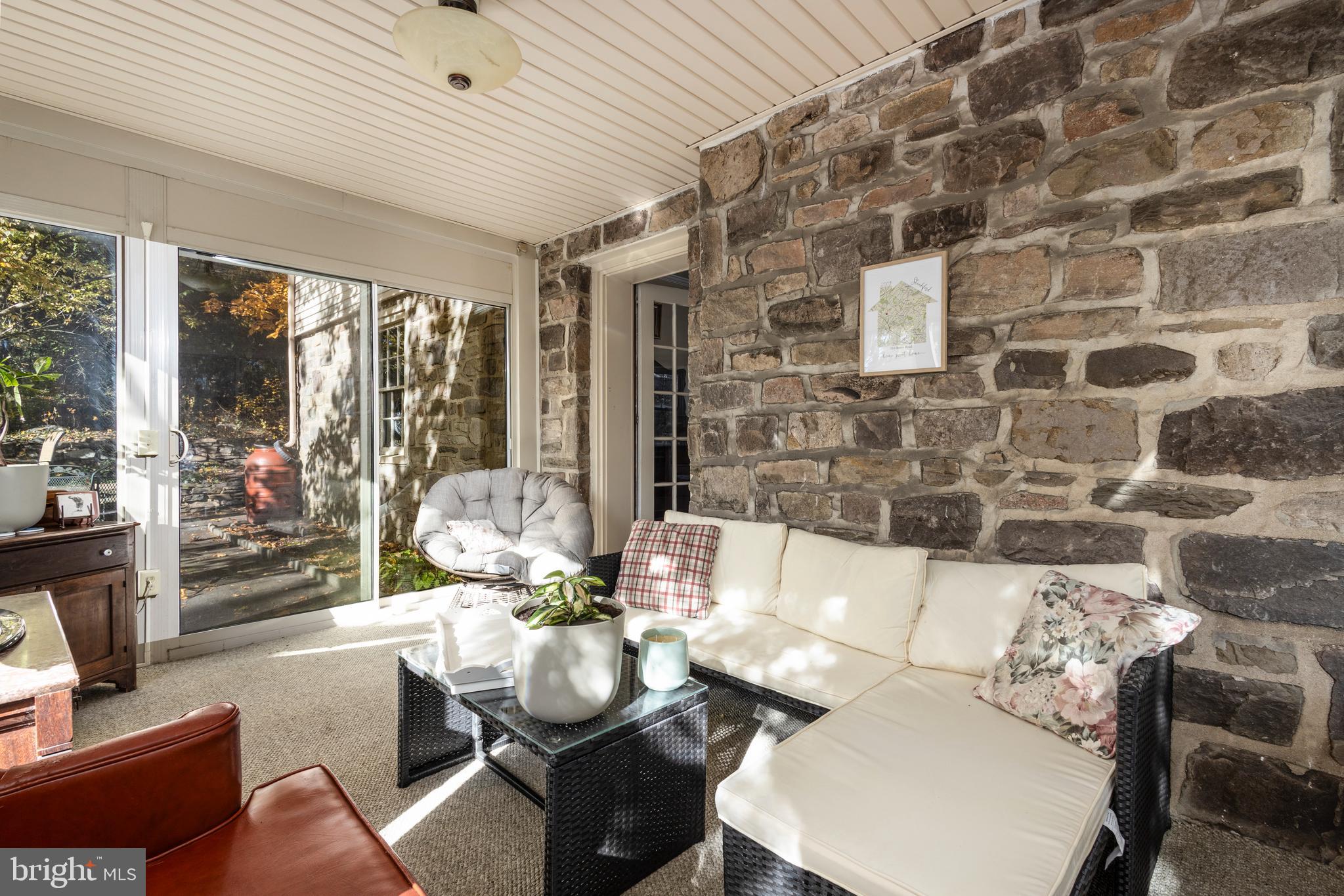 TWICKENHAM VILLAGE - Residential