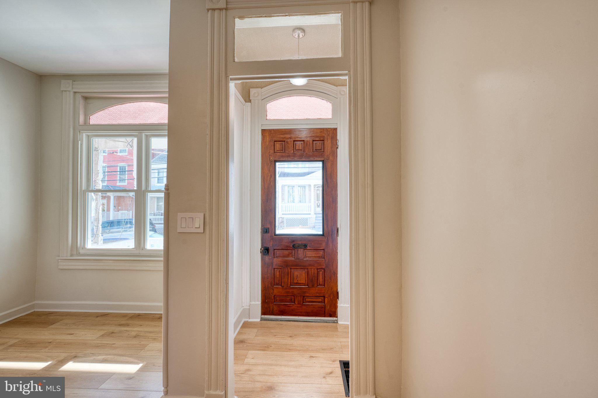19 E HIGH STREET