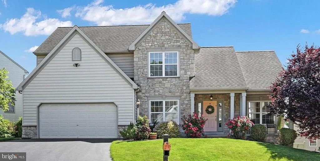 Photo of 919 Hedgewyck Lane, ELIZABETHTOWN, PA 17022 (MLS # PALA2085540)