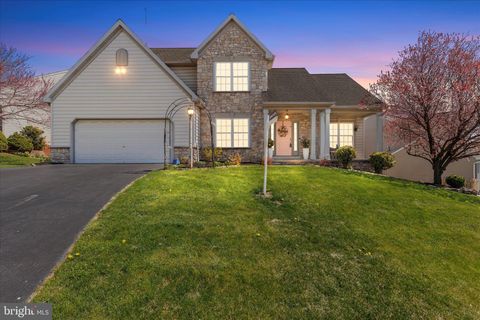 Photo of 919 Hedgewyck Lane, ELIZABETHTOWN, PA 17022 (MLS # PALA2085540)