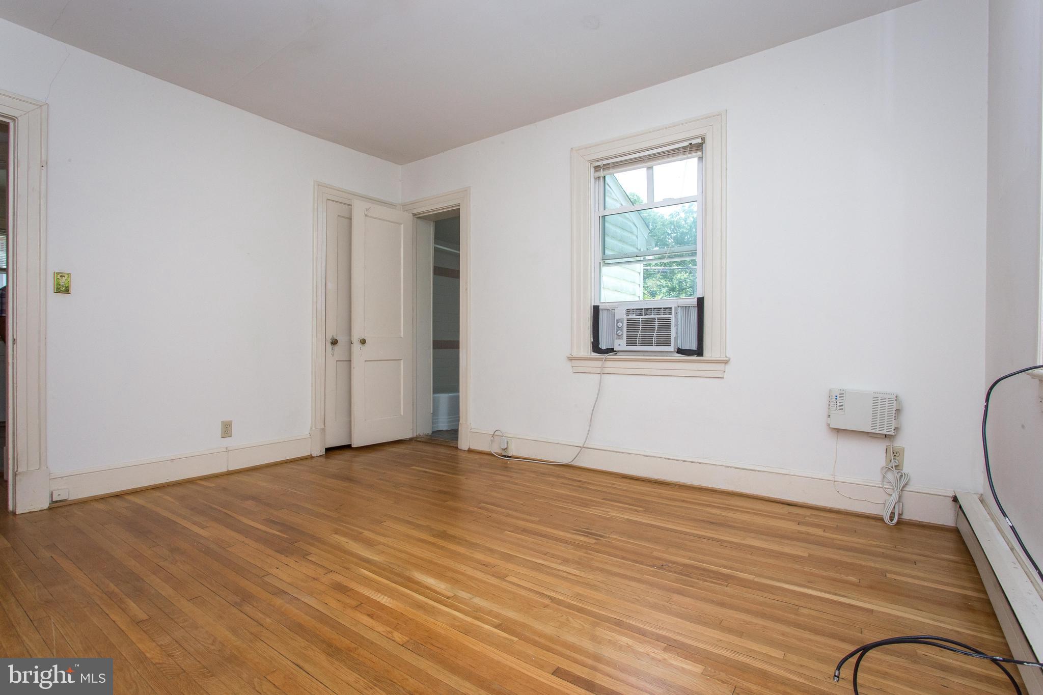 DOWNTOWN FREDERICKSBURG - Residential Lease