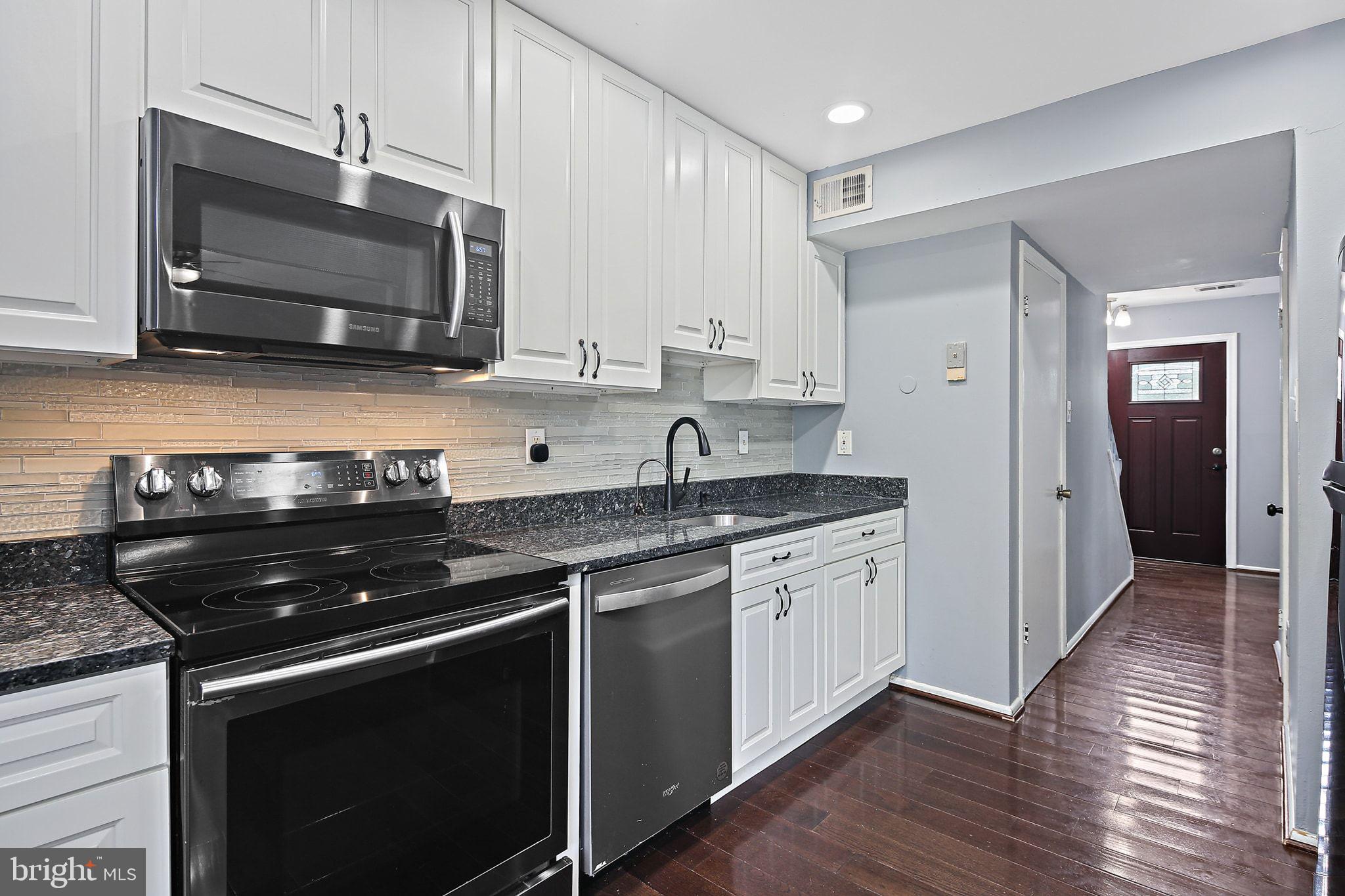 ROCKSHIRE TOWNHOMES - Residential Lease